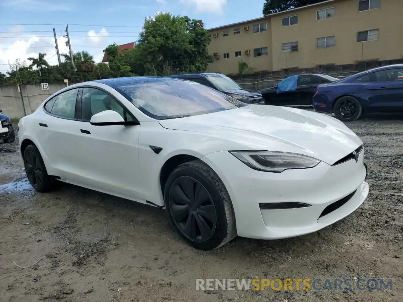 4 Photograph of a damaged car 5YJSA1E50MF453591 TESLA MODEL S 2021