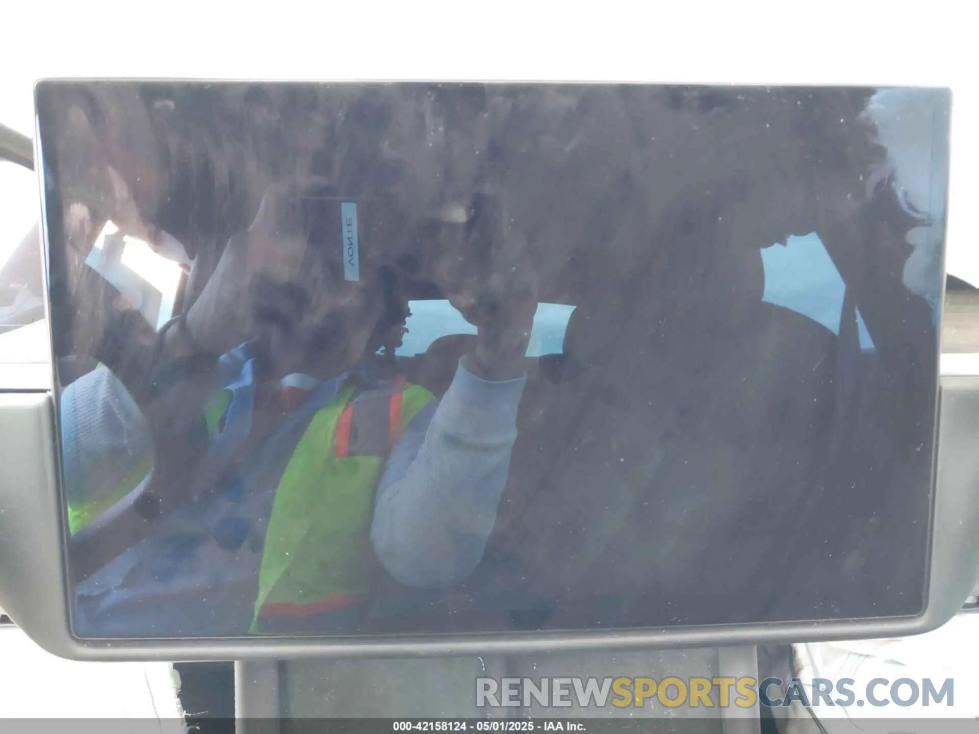 18 Photograph of a damaged car 5YJSA1E51MF434466 TESLA MODEL S 2021