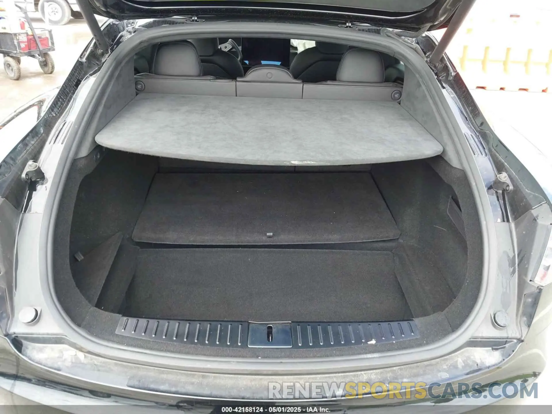 19 Photograph of a damaged car 5YJSA1E51MF434466 TESLA MODEL S 2021