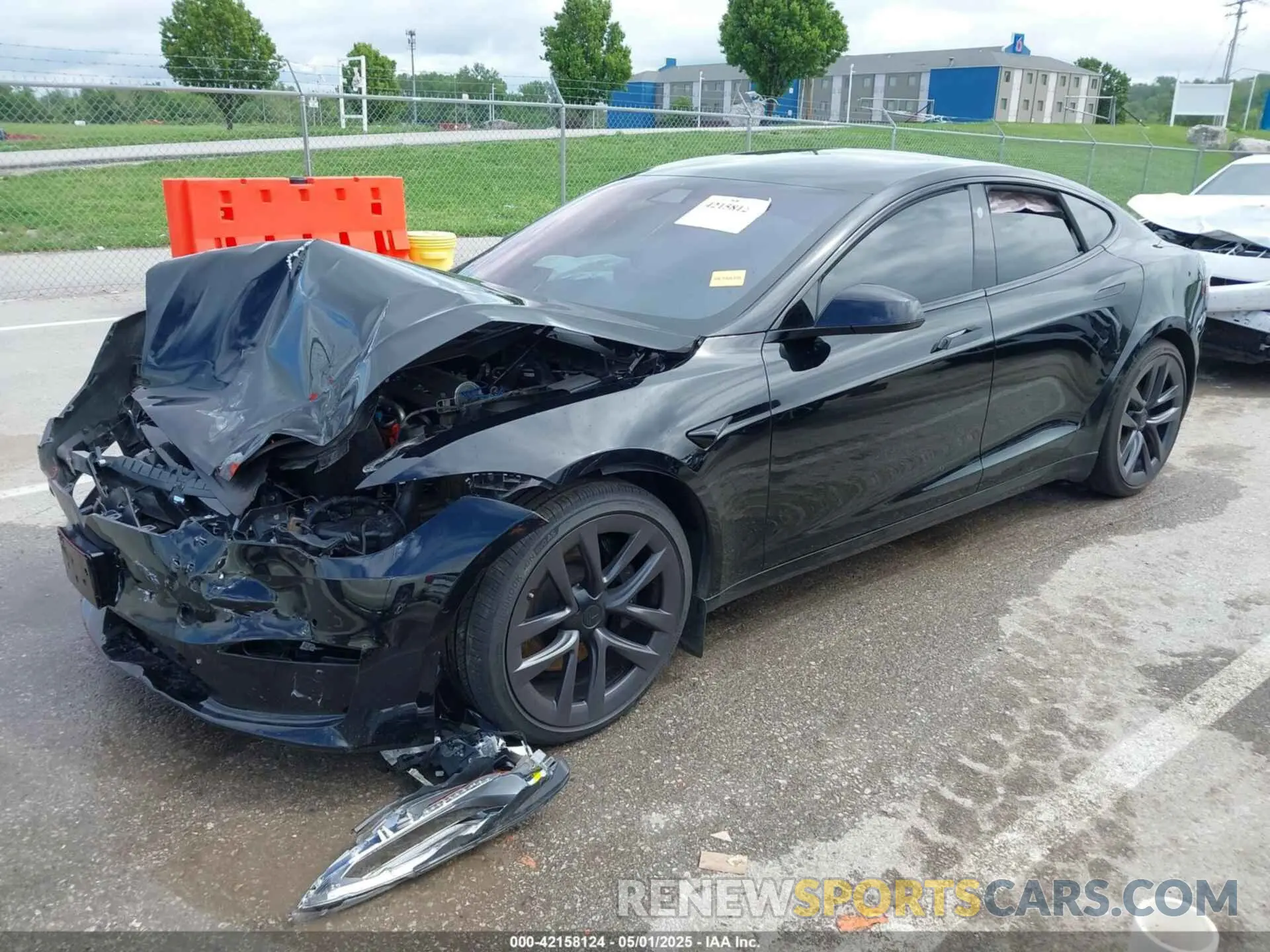 2 Photograph of a damaged car 5YJSA1E51MF434466 TESLA MODEL S 2021