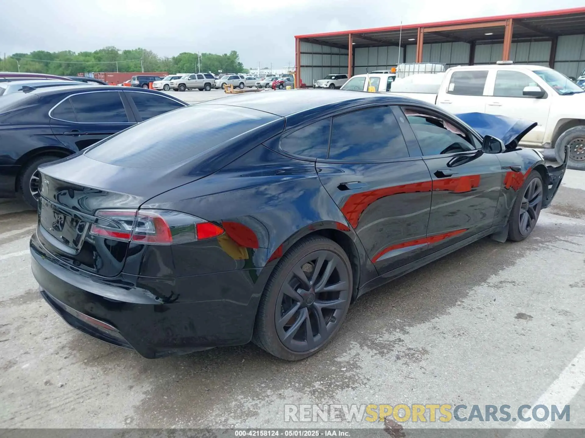 4 Photograph of a damaged car 5YJSA1E51MF434466 TESLA MODEL S 2021