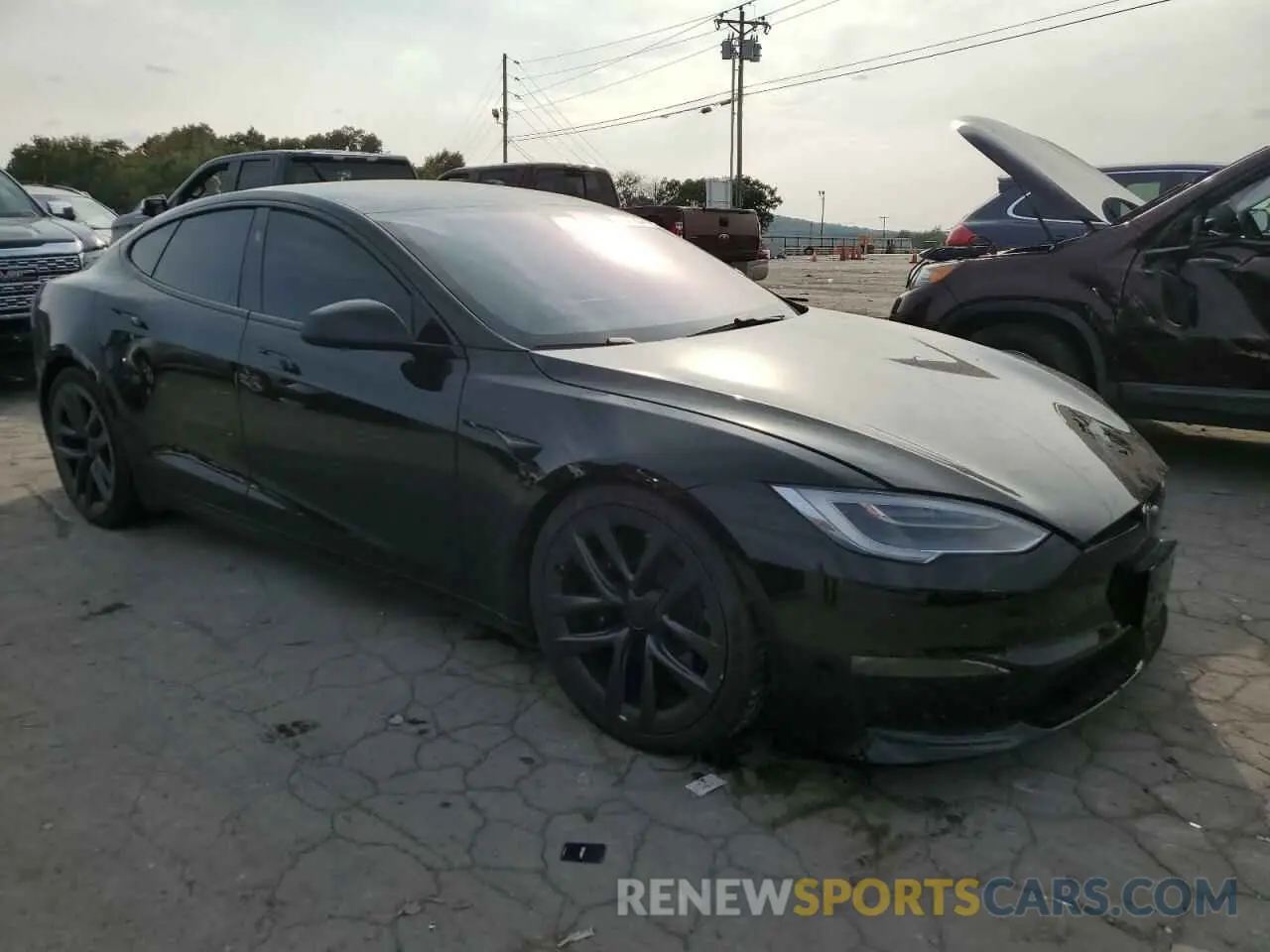 4 Photograph of a damaged car 5YJSA1E51MF442437 TESLA MODEL S 2021