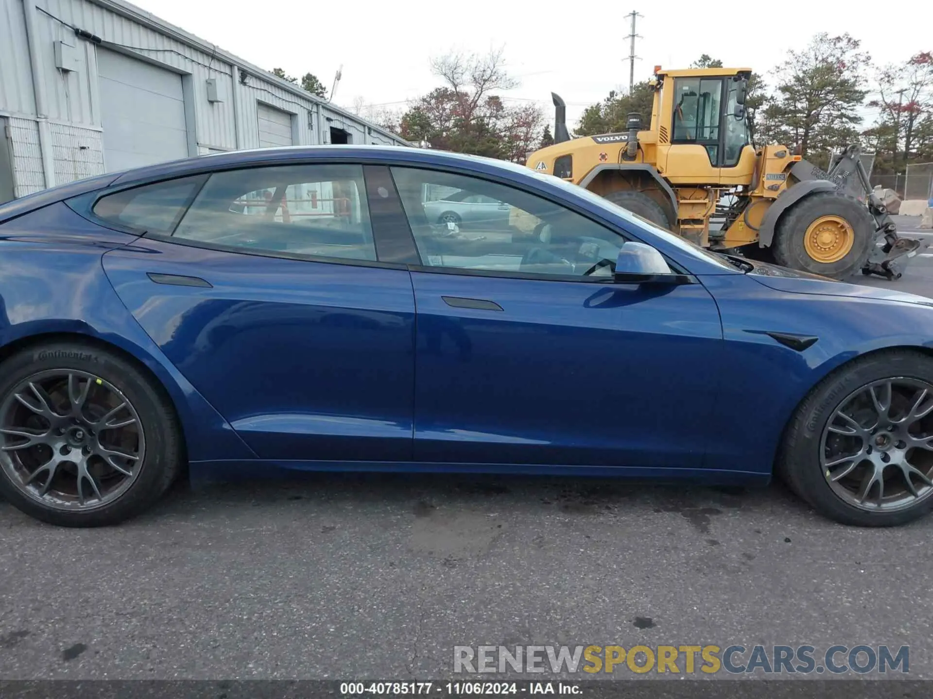 14 Photograph of a damaged car 5YJSA1E51MF452918 TESLA MODEL S 2021