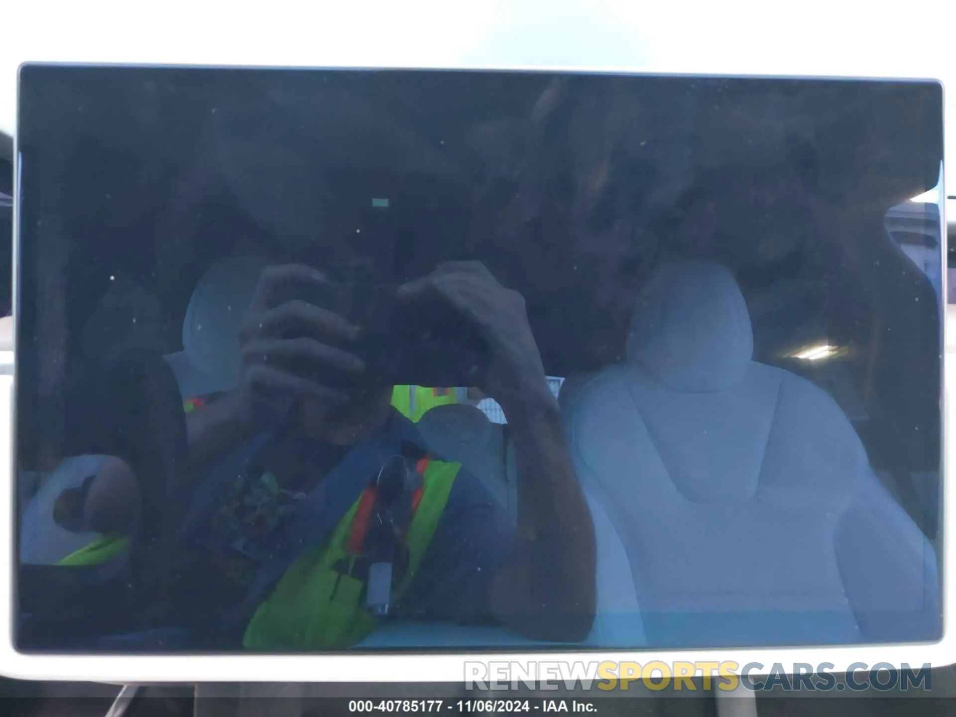 16 Photograph of a damaged car 5YJSA1E51MF452918 TESLA MODEL S 2021