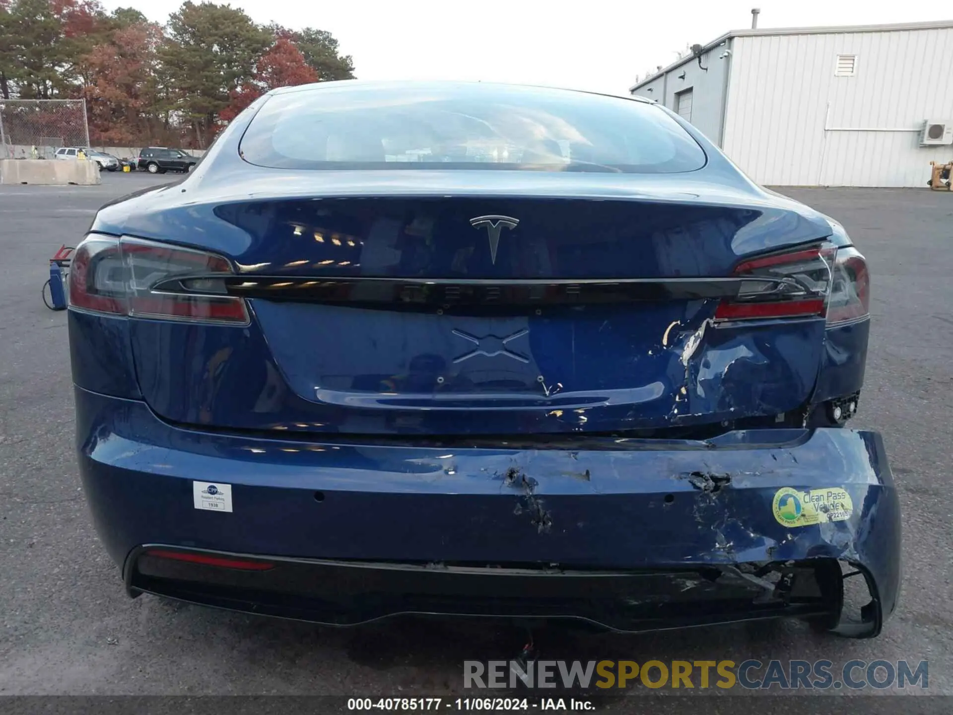 17 Photograph of a damaged car 5YJSA1E51MF452918 TESLA MODEL S 2021