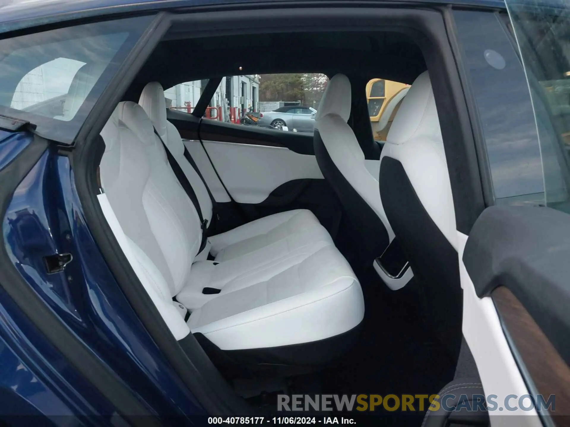 8 Photograph of a damaged car 5YJSA1E51MF452918 TESLA MODEL S 2021