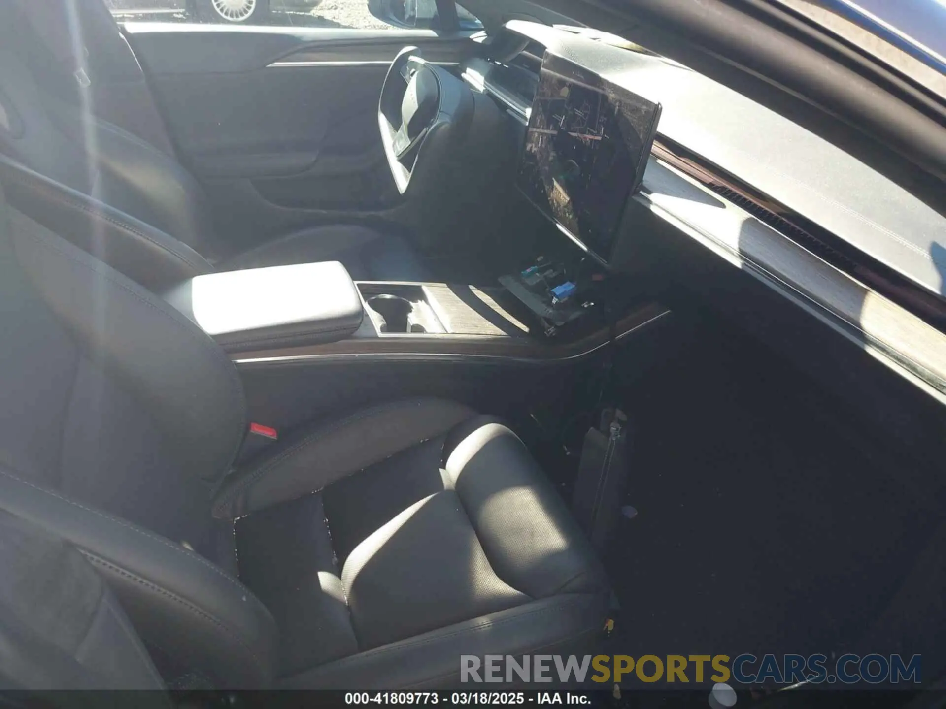 5 Photograph of a damaged car 5YJSA1E52MF428370 TESLA MODEL S 2021