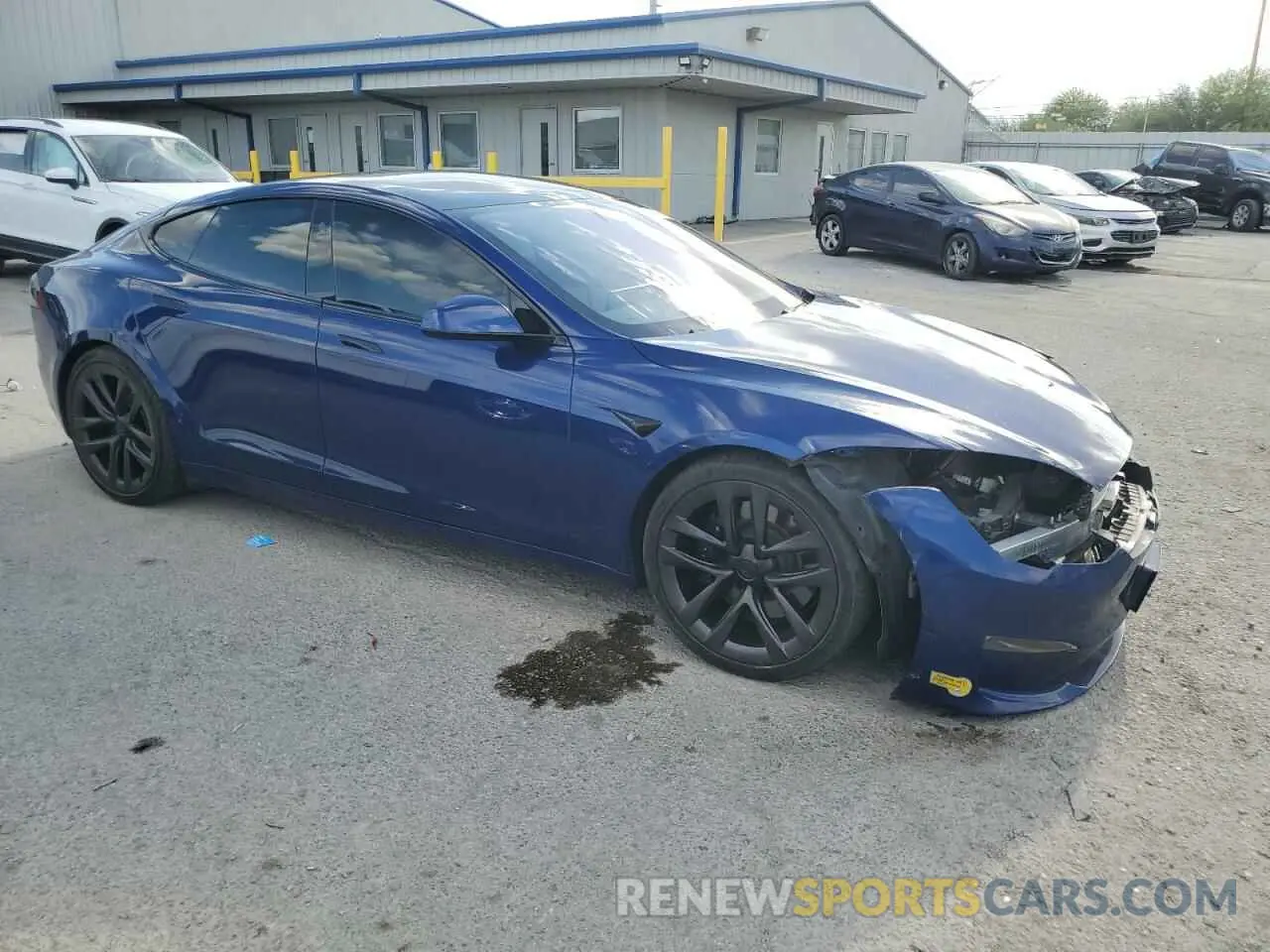 4 Photograph of a damaged car 5YJSA1E52MF437103 TESLA MODEL S 2021