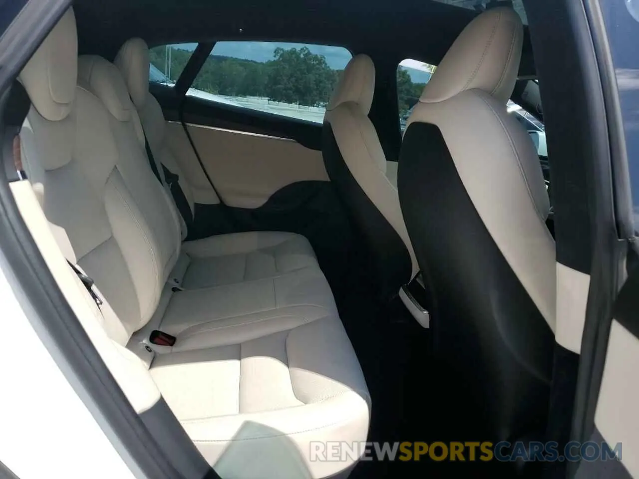 10 Photograph of a damaged car 5YJSA1E52MF443953 TESLA MODEL S 2021