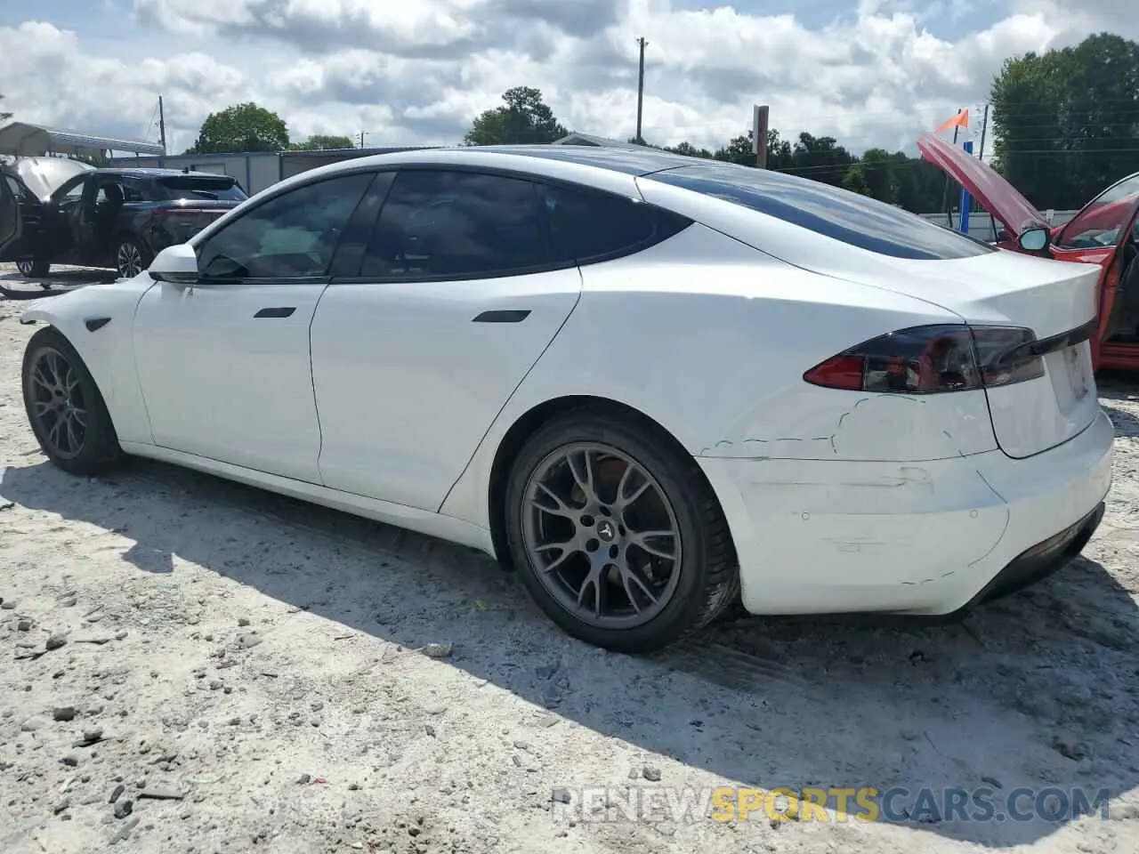 2 Photograph of a damaged car 5YJSA1E52MF443953 TESLA MODEL S 2021