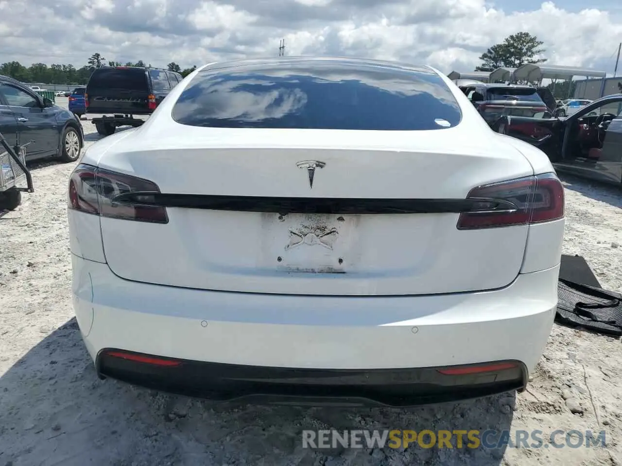 6 Photograph of a damaged car 5YJSA1E52MF443953 TESLA MODEL S 2021