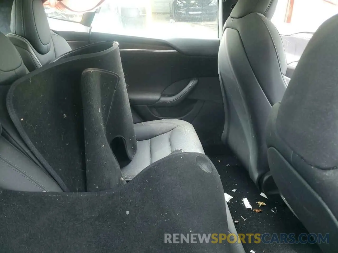 11 Photograph of a damaged car 5YJSA1E54MF439287 TESLA MODEL S 2021