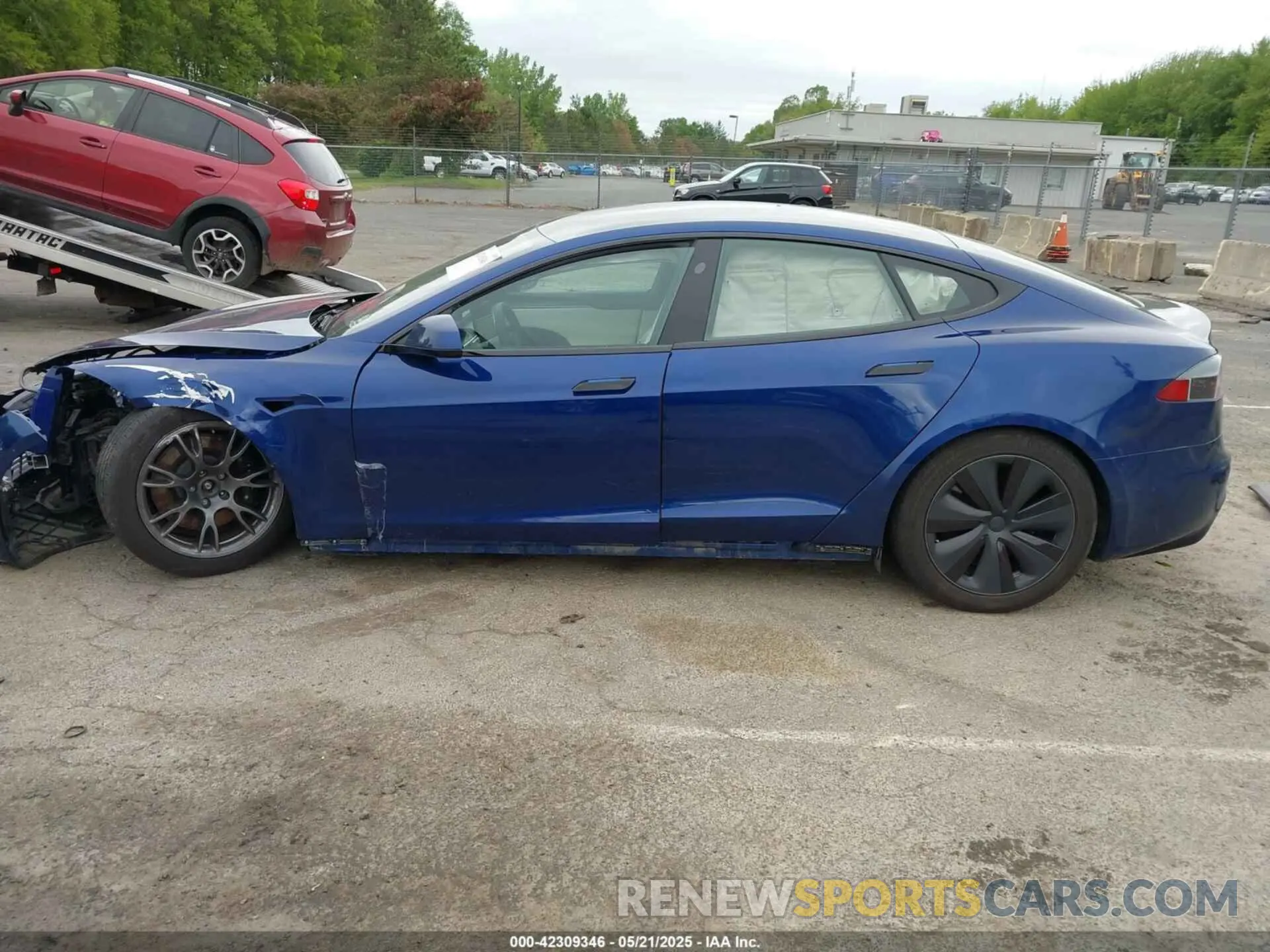 15 Photograph of a damaged car 5YJSA1E54MF455554 TESLA MODEL S 2021
