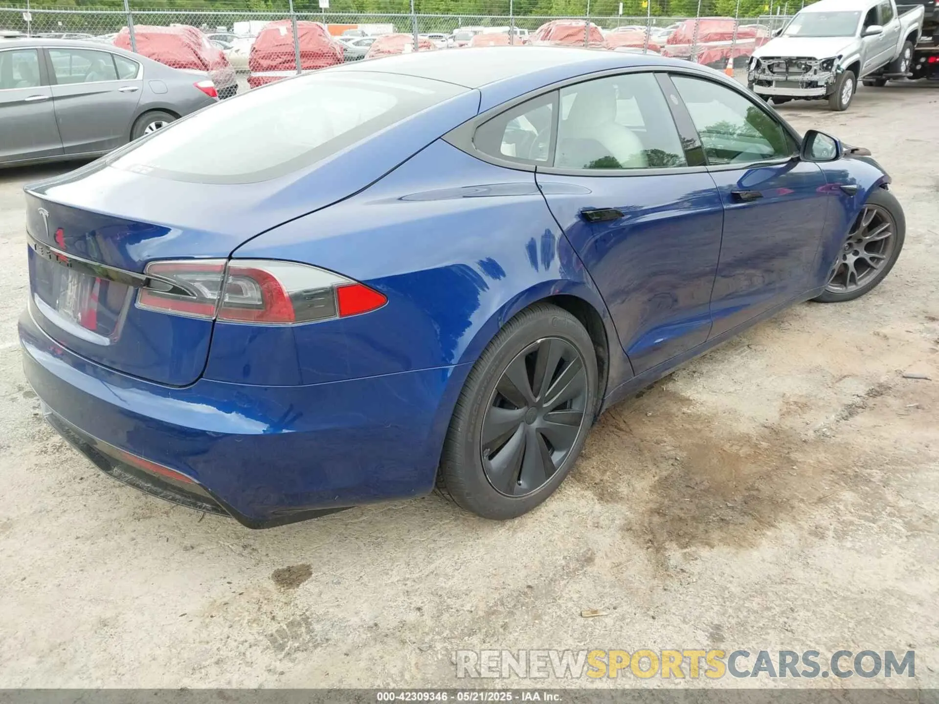 4 Photograph of a damaged car 5YJSA1E54MF455554 TESLA MODEL S 2021