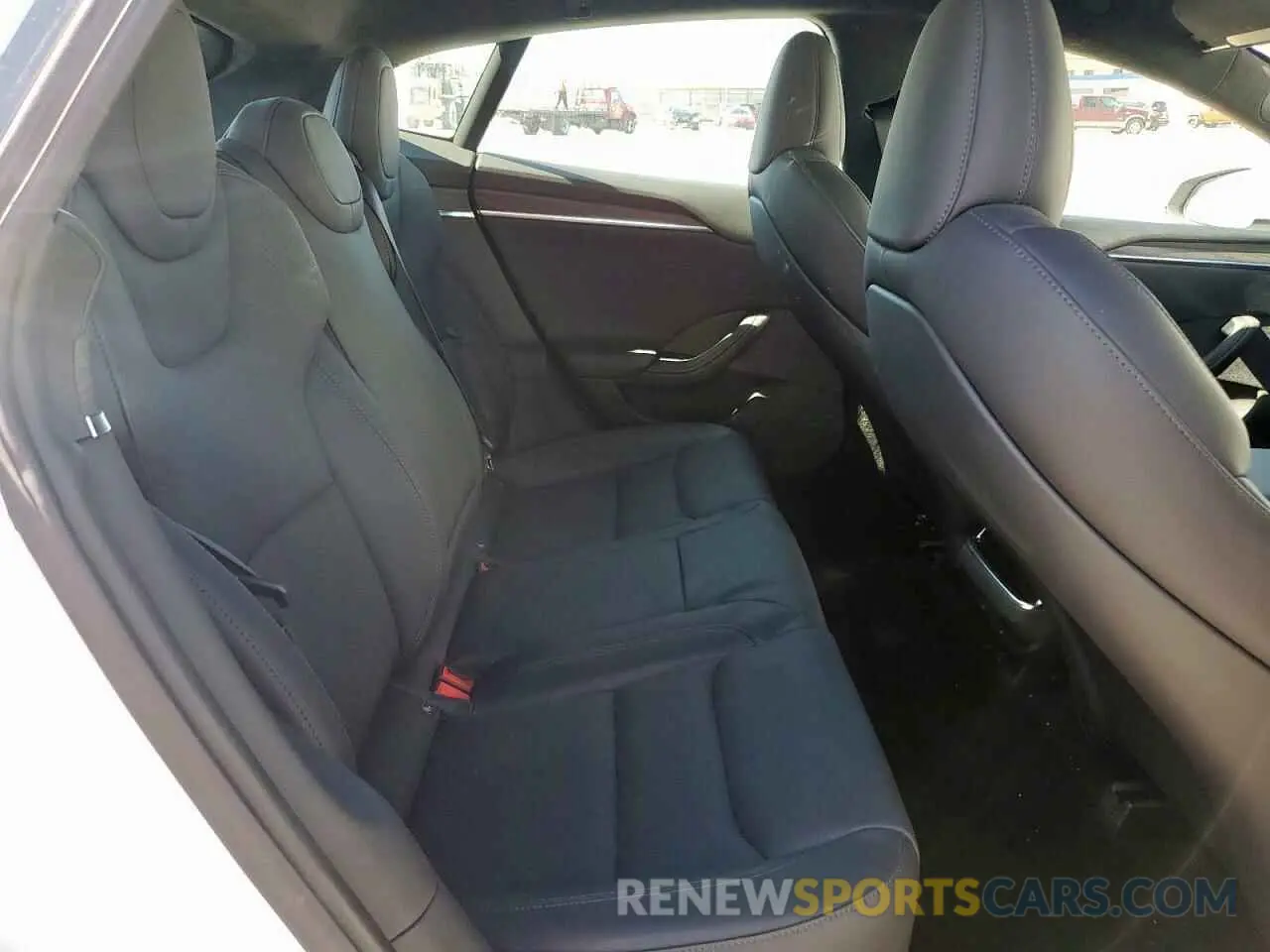 10 Photograph of a damaged car 5YJSA1E55MF441047 TESLA MODEL S 2021