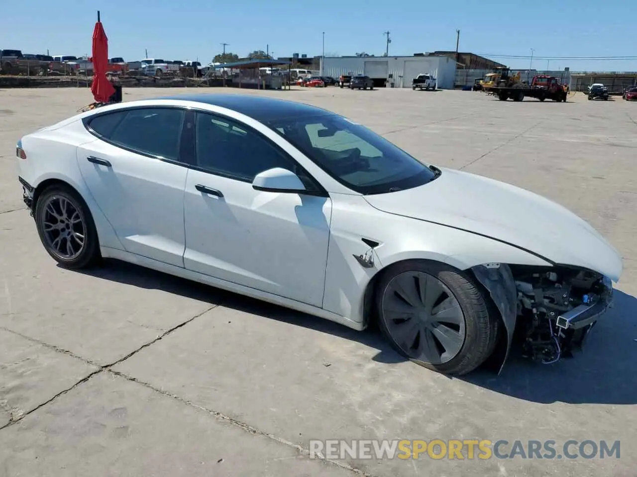 4 Photograph of a damaged car 5YJSA1E55MF441047 TESLA MODEL S 2021