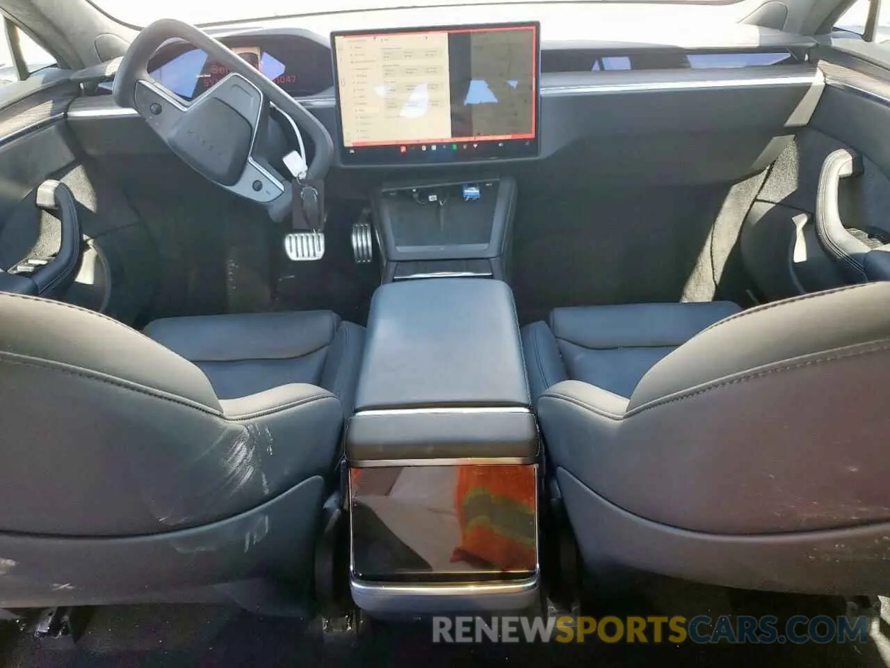 8 Photograph of a damaged car 5YJSA1E55MF441047 TESLA MODEL S 2021