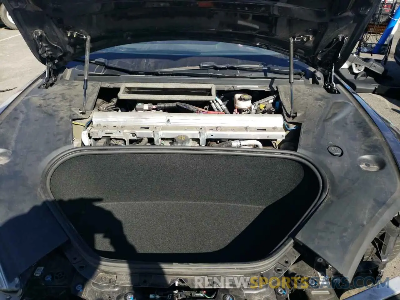 11 Photograph of a damaged car 5YJSA1E56MF439677 TESLA MODEL S 2021
