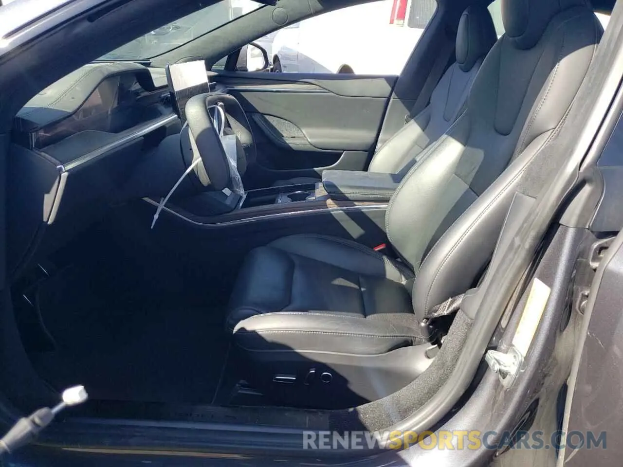 7 Photograph of a damaged car 5YJSA1E56MF439677 TESLA MODEL S 2021