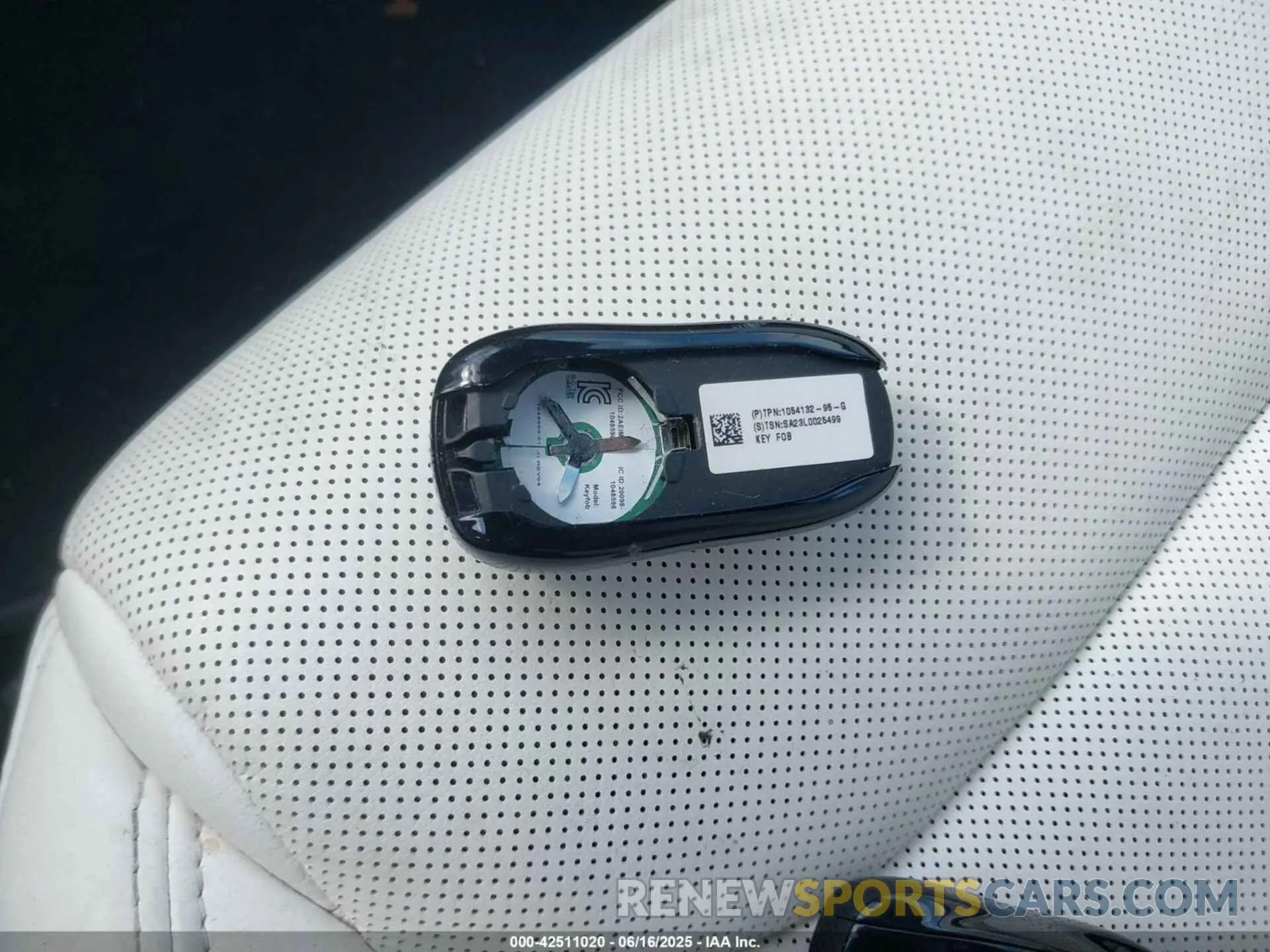 11 Photograph of a damaged car 5YJSA1E57MF428512 TESLA MODEL S 2021