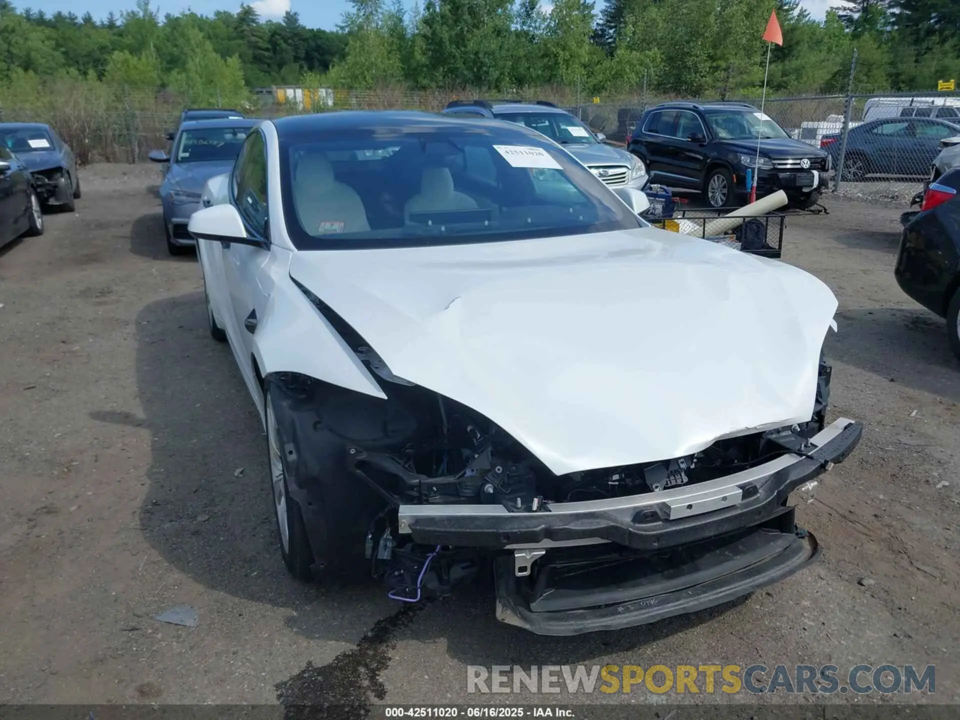 12 Photograph of a damaged car 5YJSA1E57MF428512 TESLA MODEL S 2021