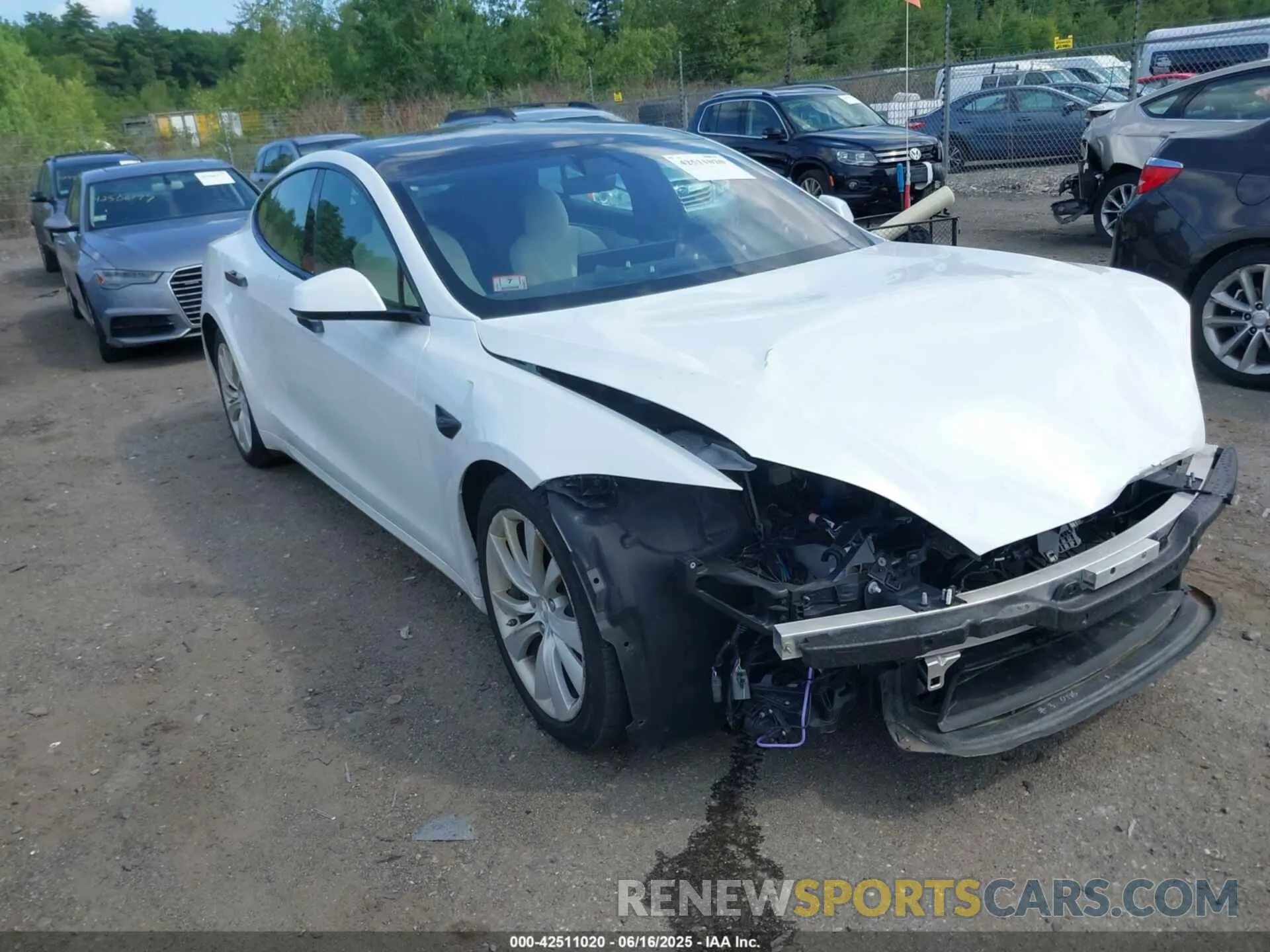 13 Photograph of a damaged car 5YJSA1E57MF428512 TESLA MODEL S 2021