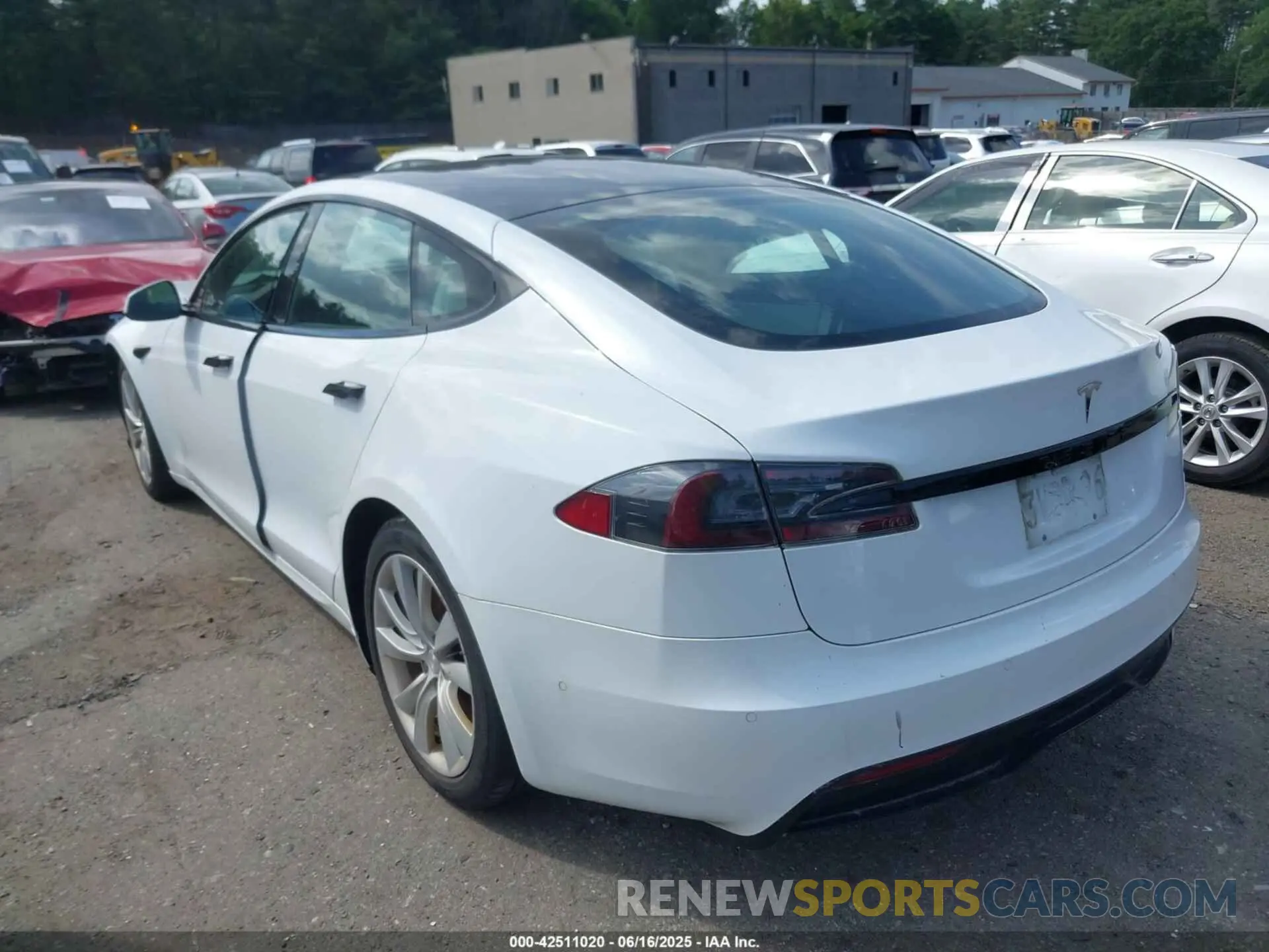 14 Photograph of a damaged car 5YJSA1E57MF428512 TESLA MODEL S 2021