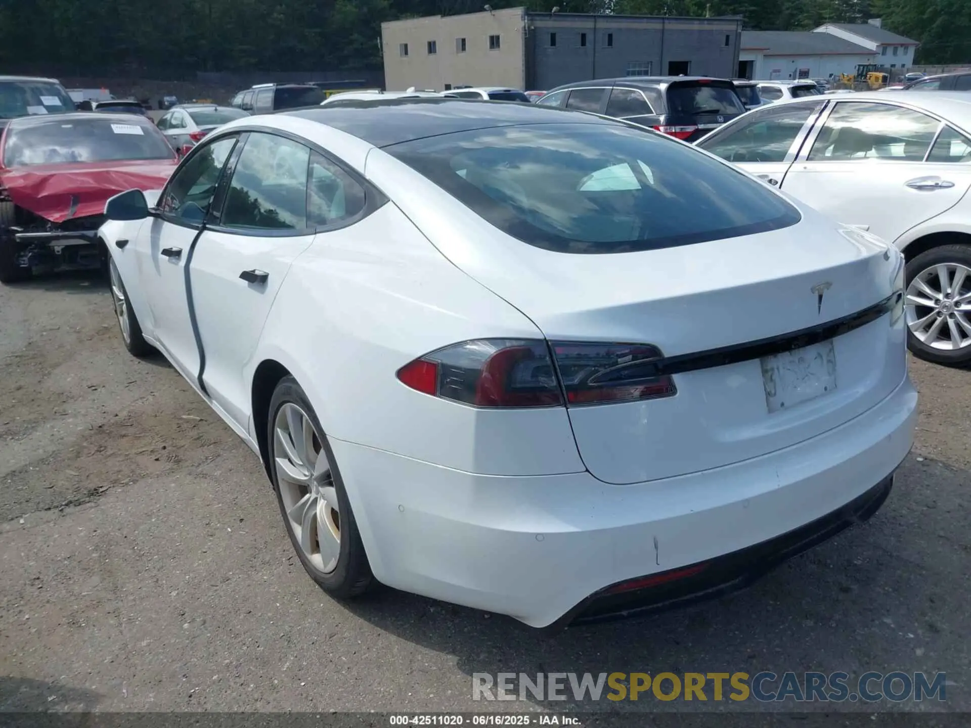 3 Photograph of a damaged car 5YJSA1E57MF428512 TESLA MODEL S 2021