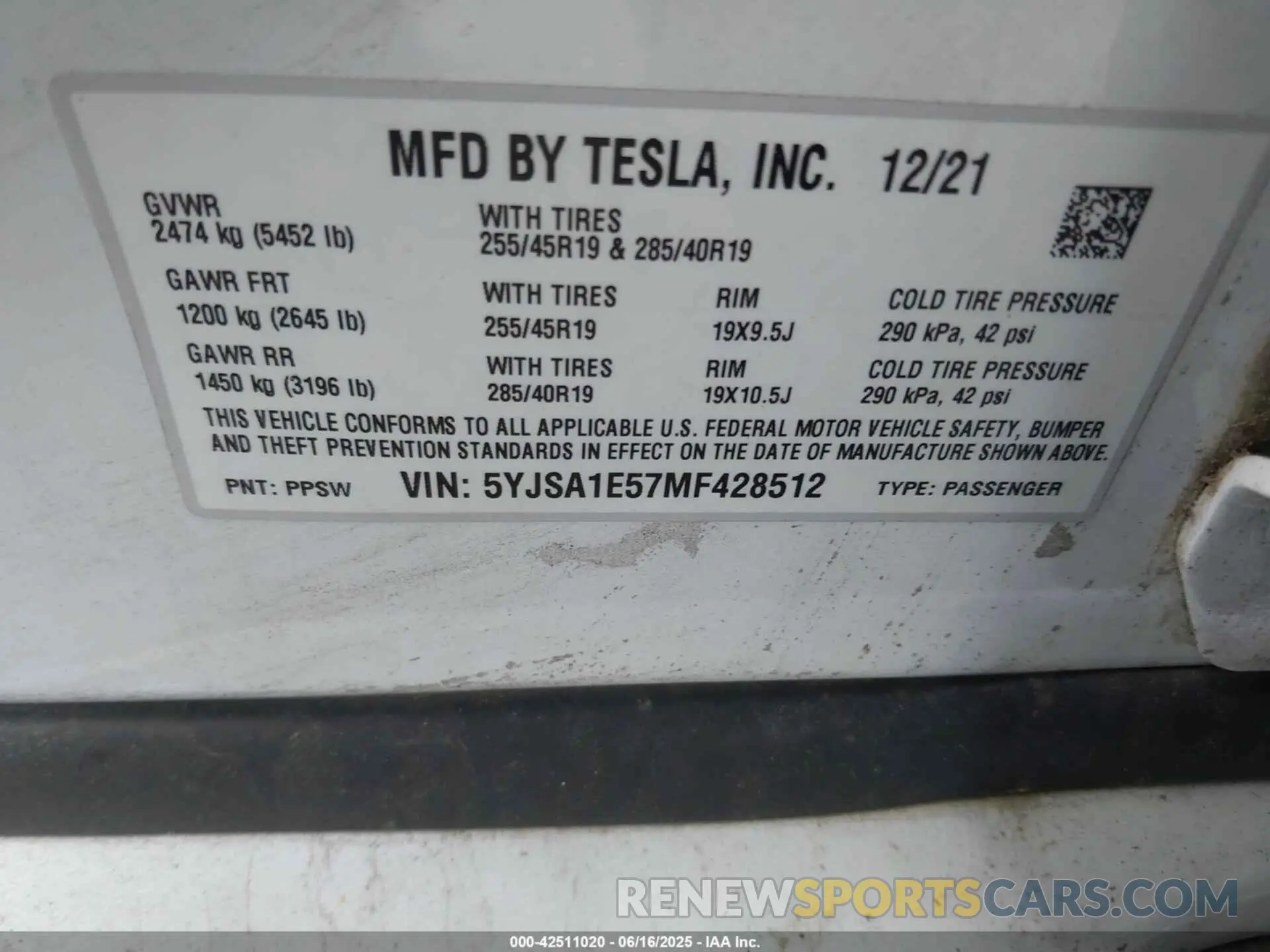 9 Photograph of a damaged car 5YJSA1E57MF428512 TESLA MODEL S 2021