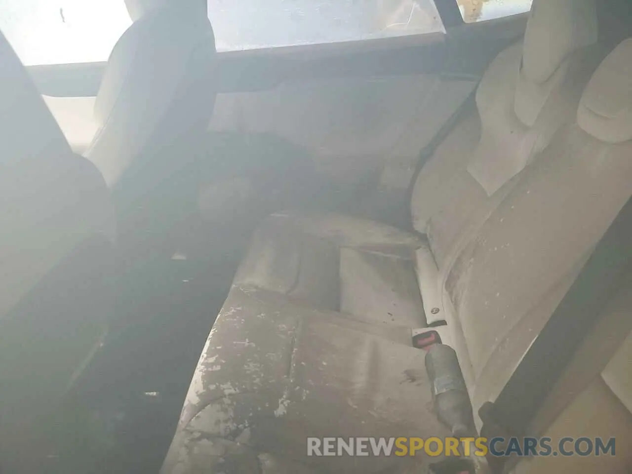 10 Photograph of a damaged car 5YJSA1E57MF454429 TESLA MODEL S 2021