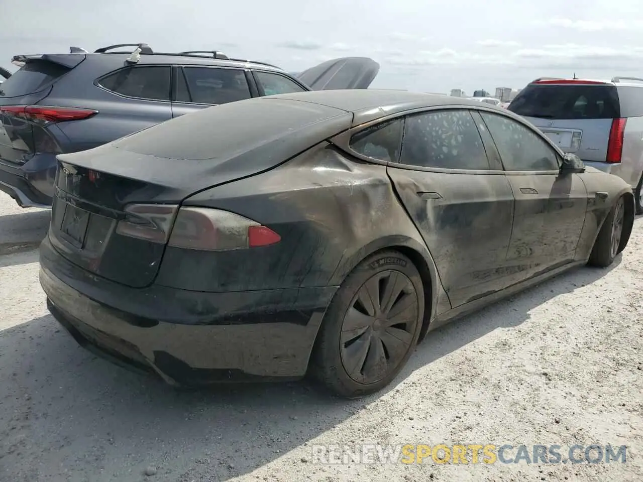3 Photograph of a damaged car 5YJSA1E57MF454429 TESLA MODEL S 2021