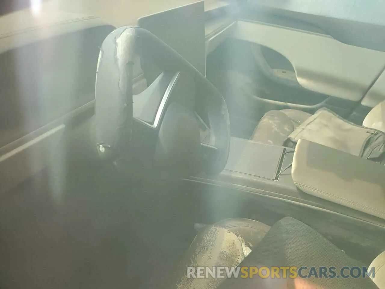 9 Photograph of a damaged car 5YJSA1E57MF454429 TESLA MODEL S 2021
