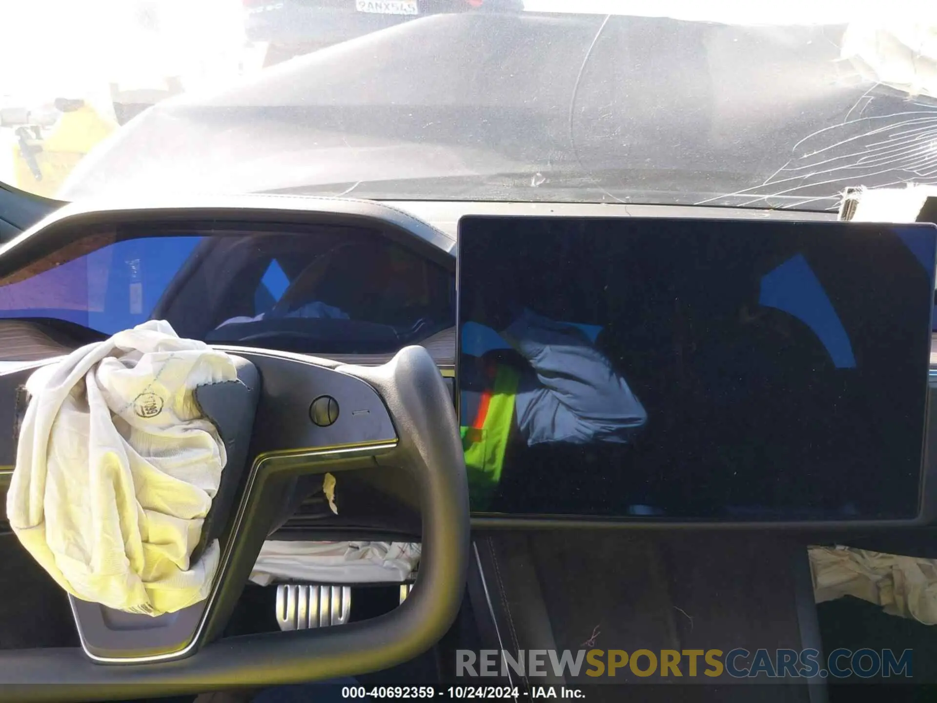 16 Photograph of a damaged car 5YJSA1E58MF429555 TESLA MODEL S 2021