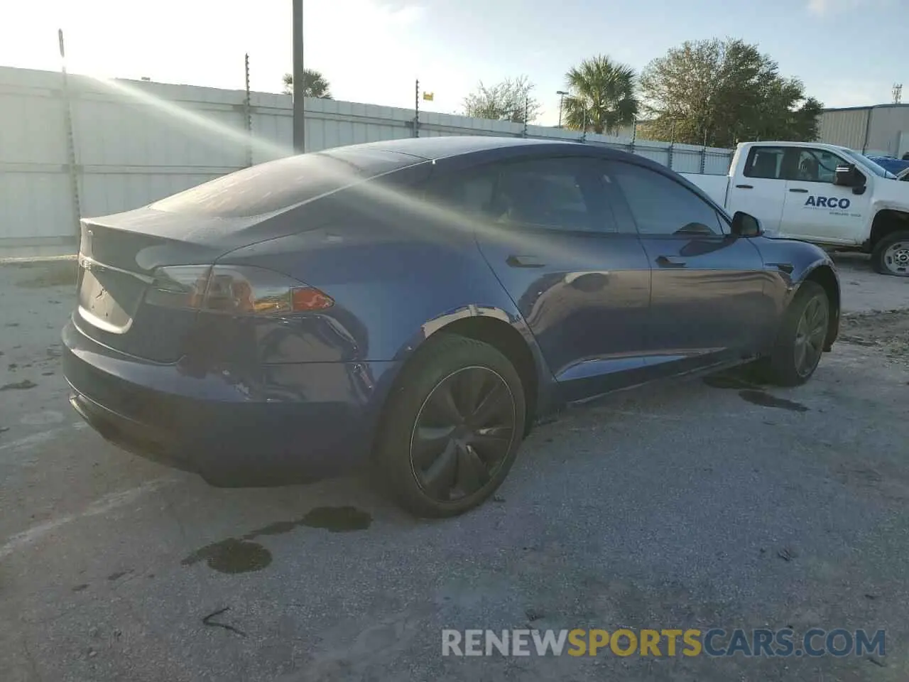 3 Photograph of a damaged car 5YJSA1E59MF439799 TESLA MODEL S 2021