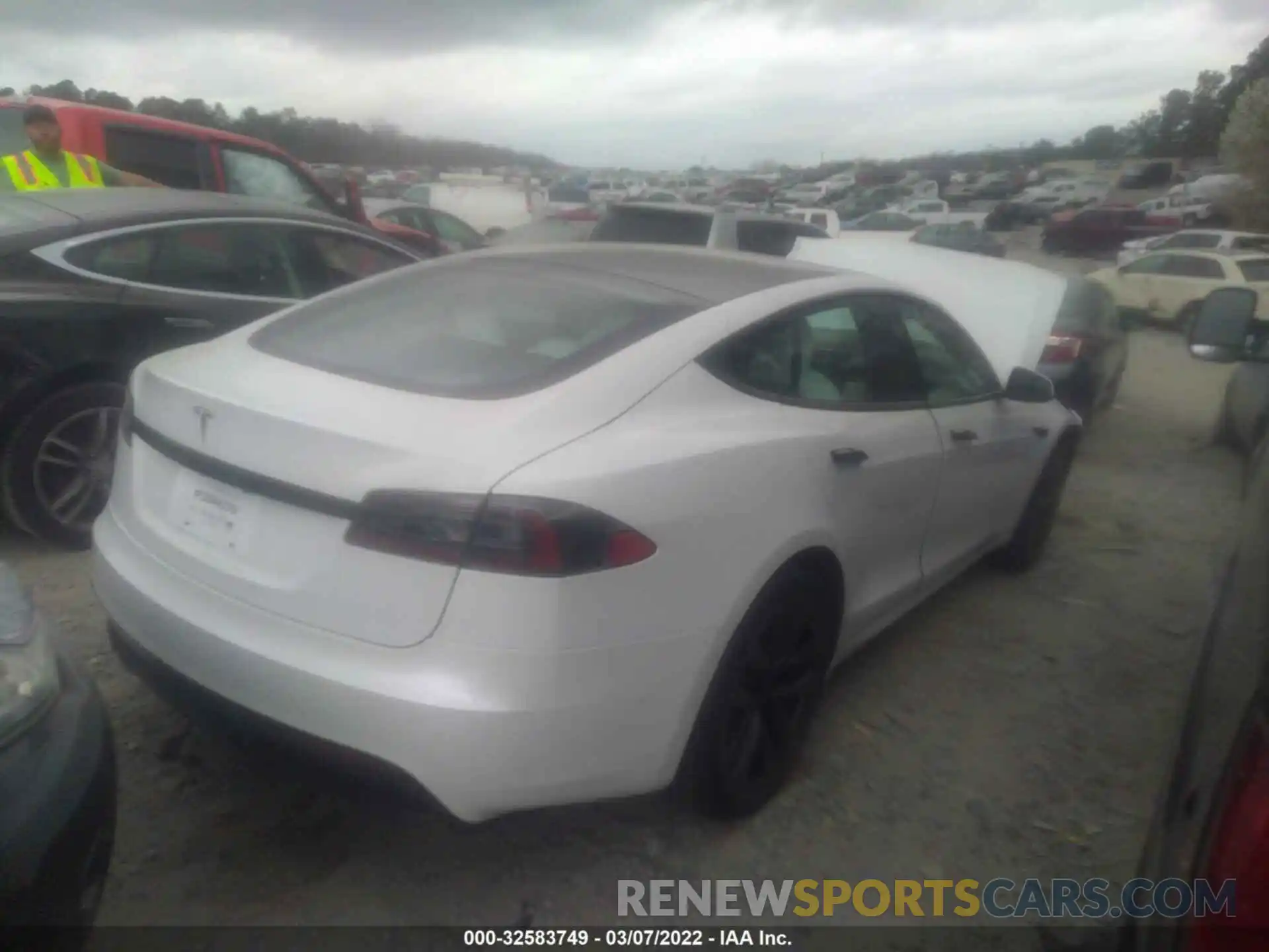 4 Photograph of a damaged car 5YJSA1E59MF454853 TESLA MODEL S 2021