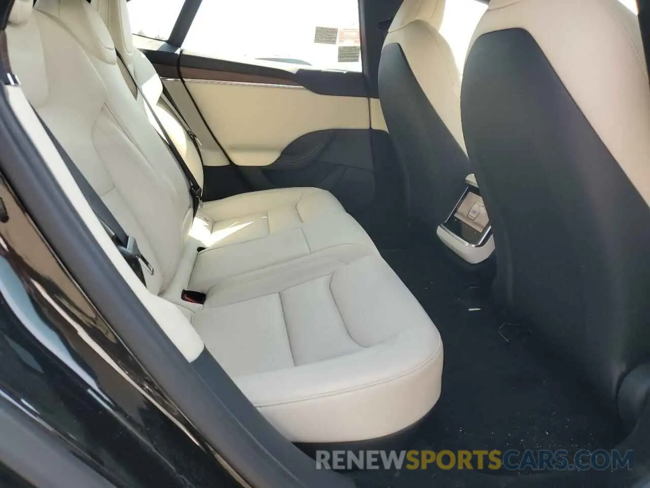 10 Photograph of a damaged car 5YJSA1E5XMF428276 TESLA MODEL S 2021
