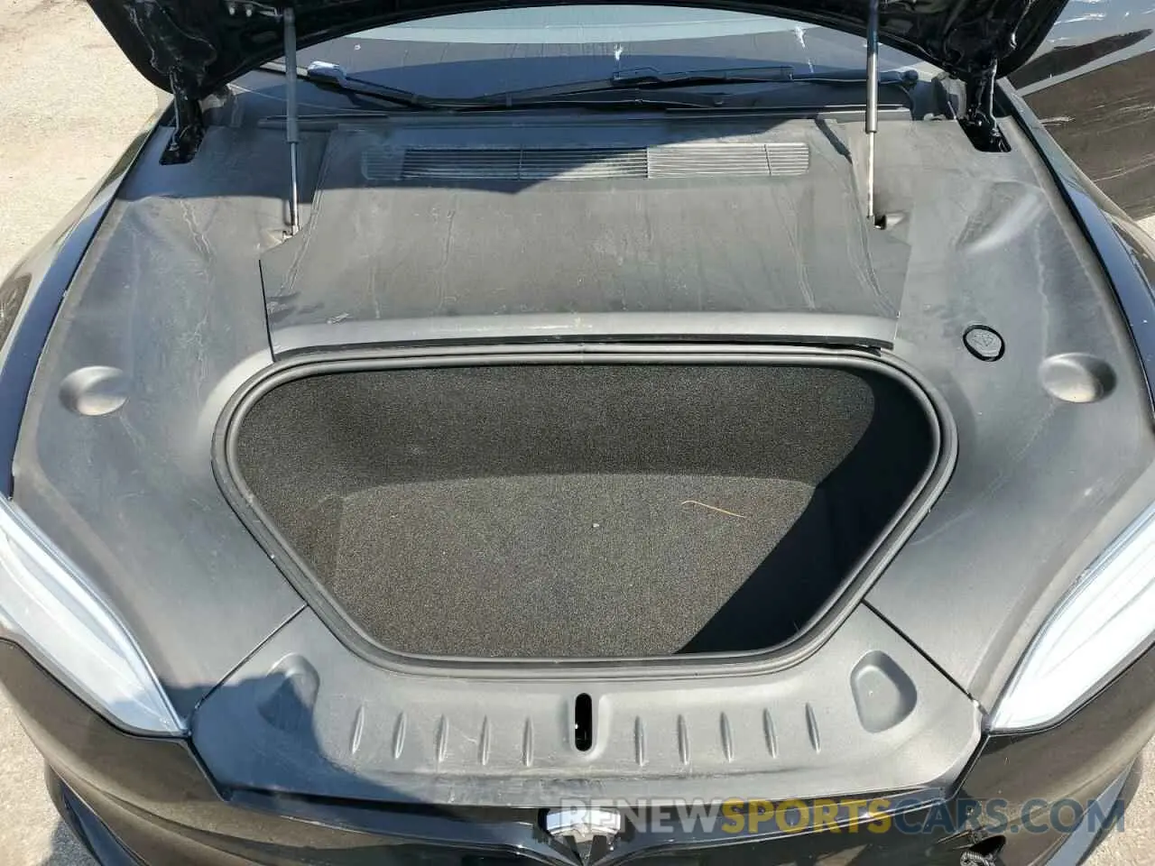 11 Photograph of a damaged car 5YJSA1E5XMF428276 TESLA MODEL S 2021
