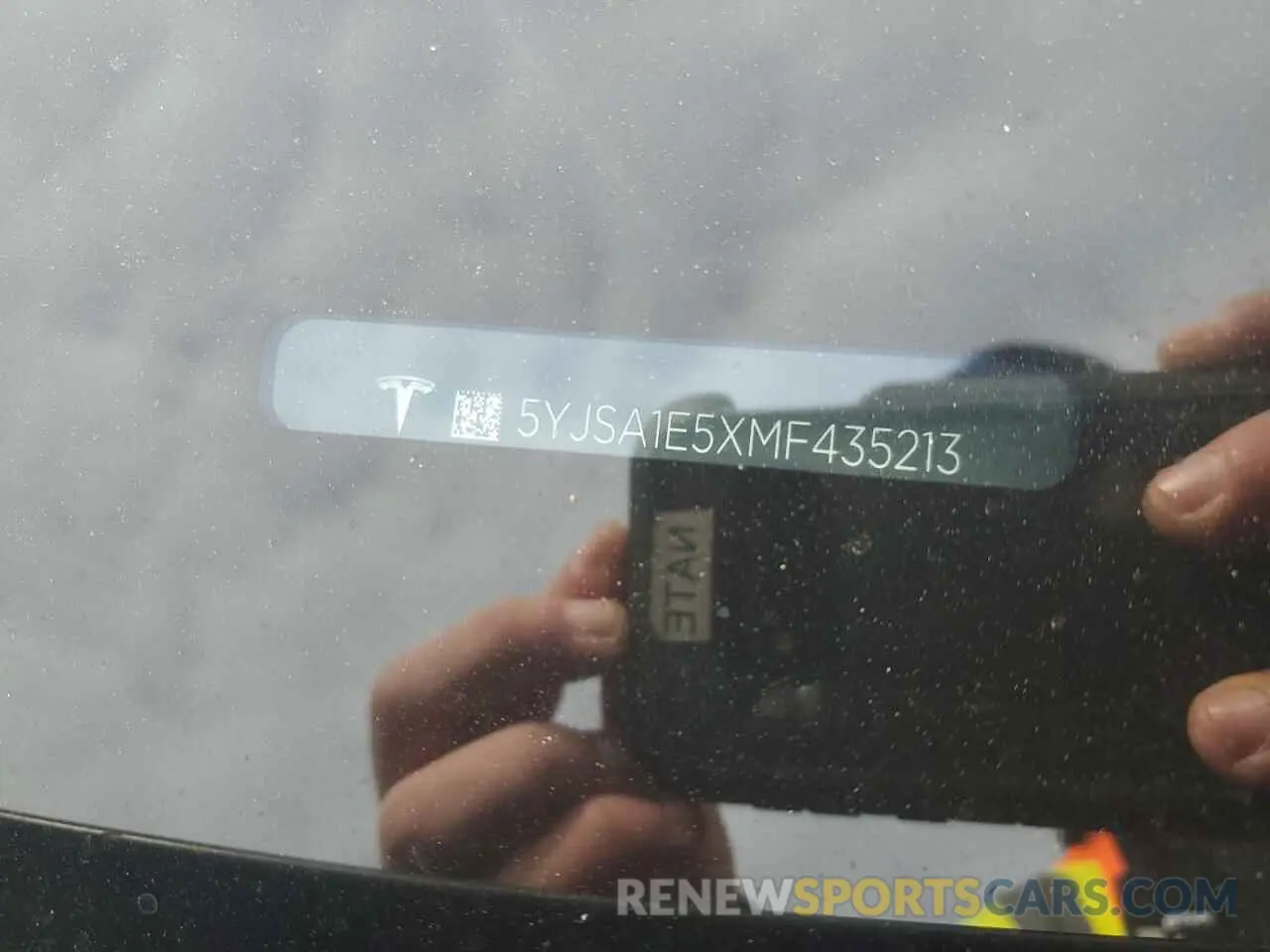 12 Photograph of a damaged car 5YJSA1E5XMF435213 TESLA MODEL S 2021