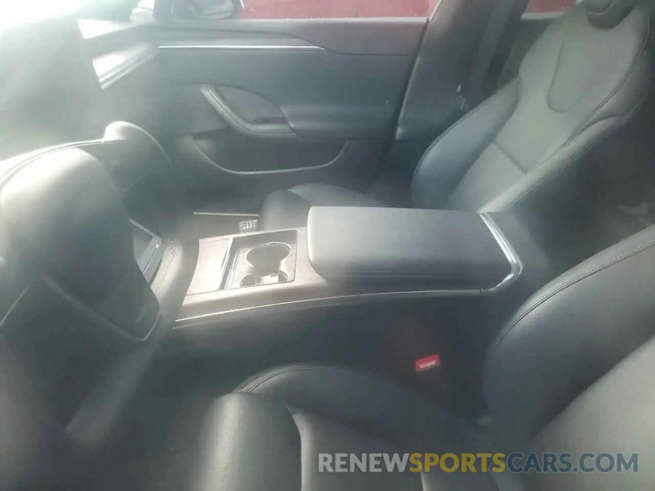 7 Photograph of a damaged car 5YJSA1E60MF439859 TESLA MODEL S 2021