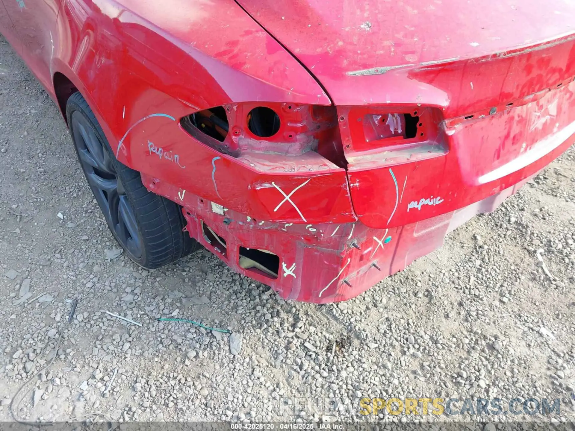21 Photograph of a damaged car 5YJSA1E60MF447203 TESLA MODEL S 2021