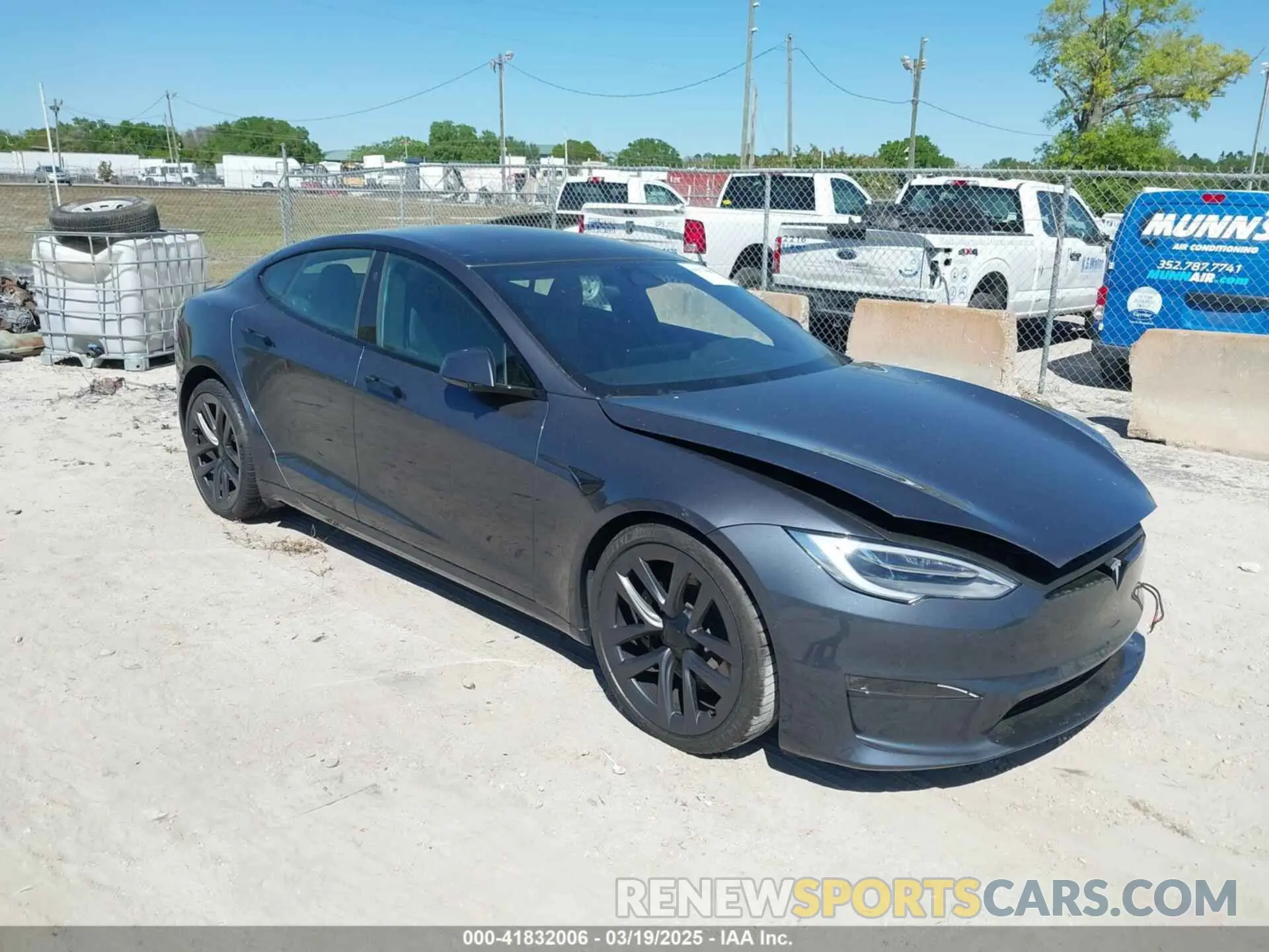 1 Photograph of a damaged car 5YJSA1E61MF435321 TESLA MODEL S 2021