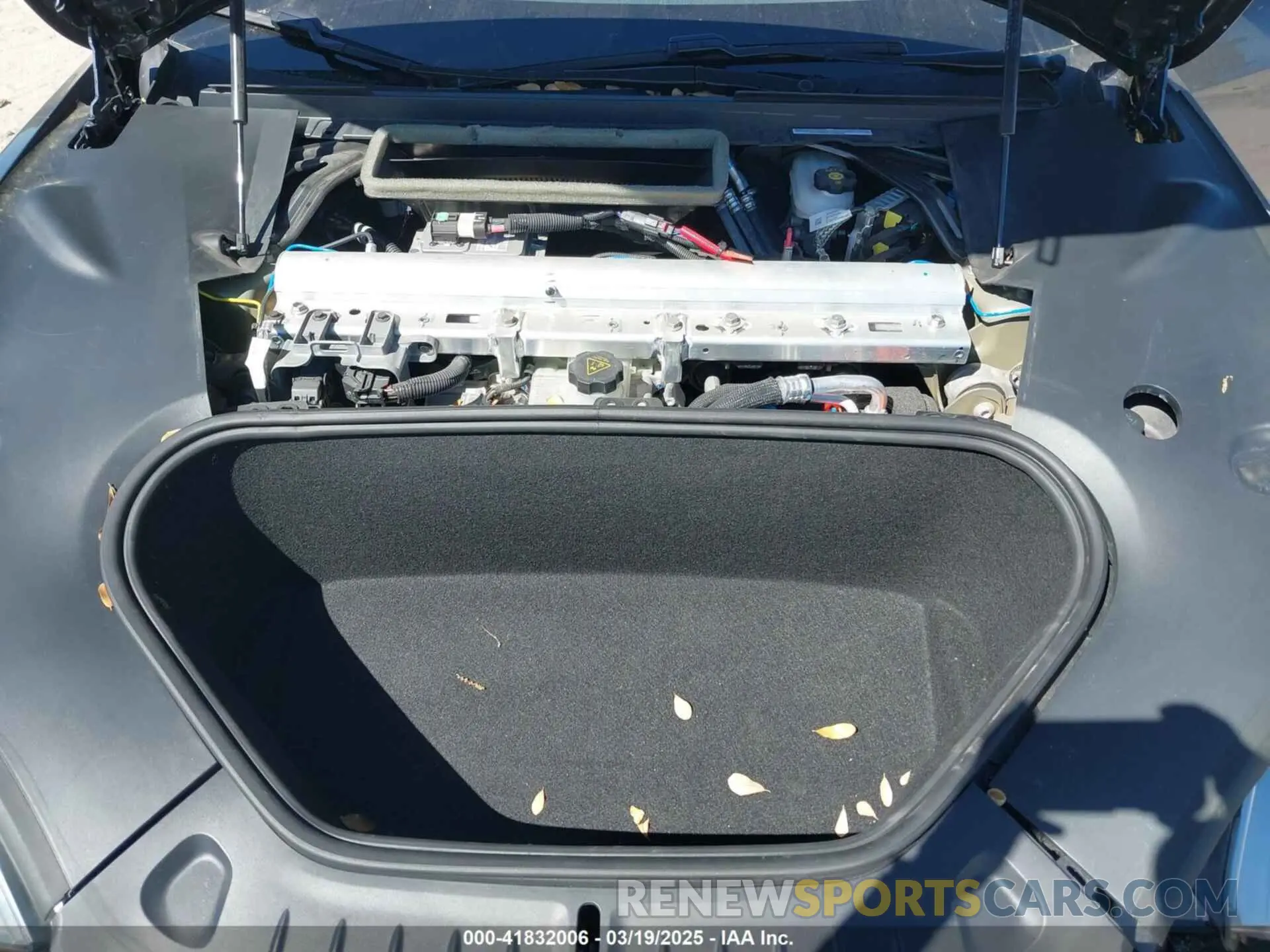 10 Photograph of a damaged car 5YJSA1E61MF435321 TESLA MODEL S 2021