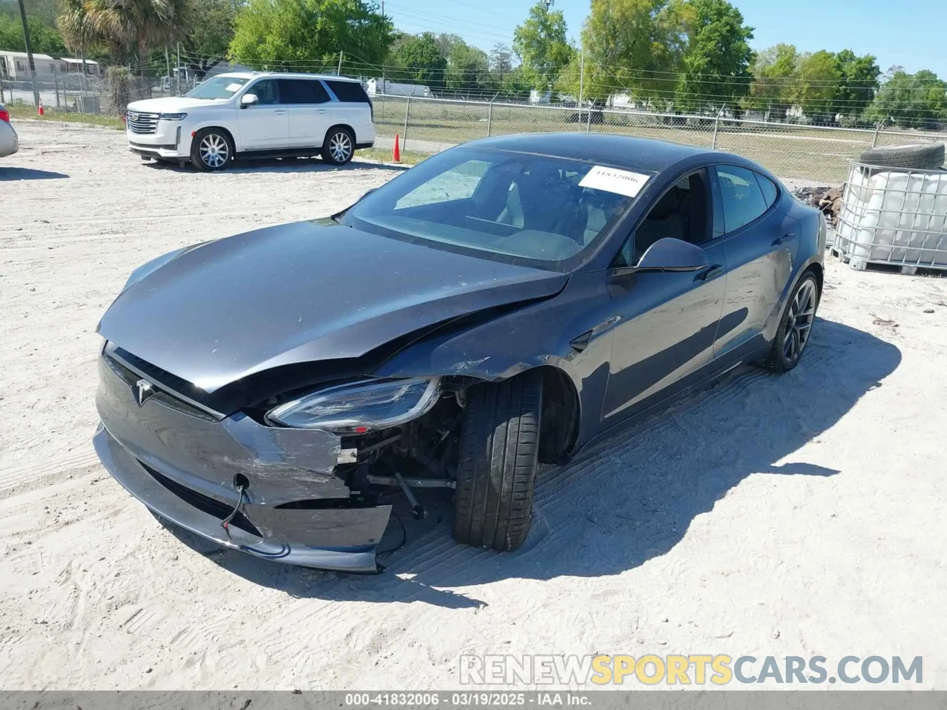 2 Photograph of a damaged car 5YJSA1E61MF435321 TESLA MODEL S 2021