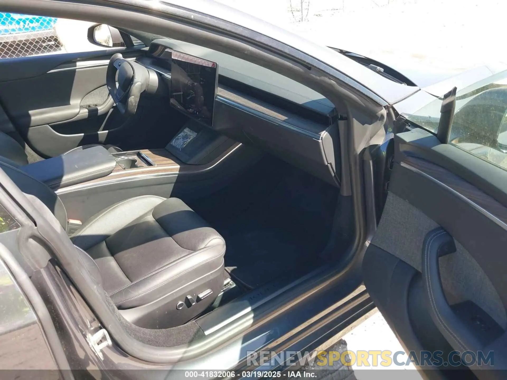 5 Photograph of a damaged car 5YJSA1E61MF435321 TESLA MODEL S 2021