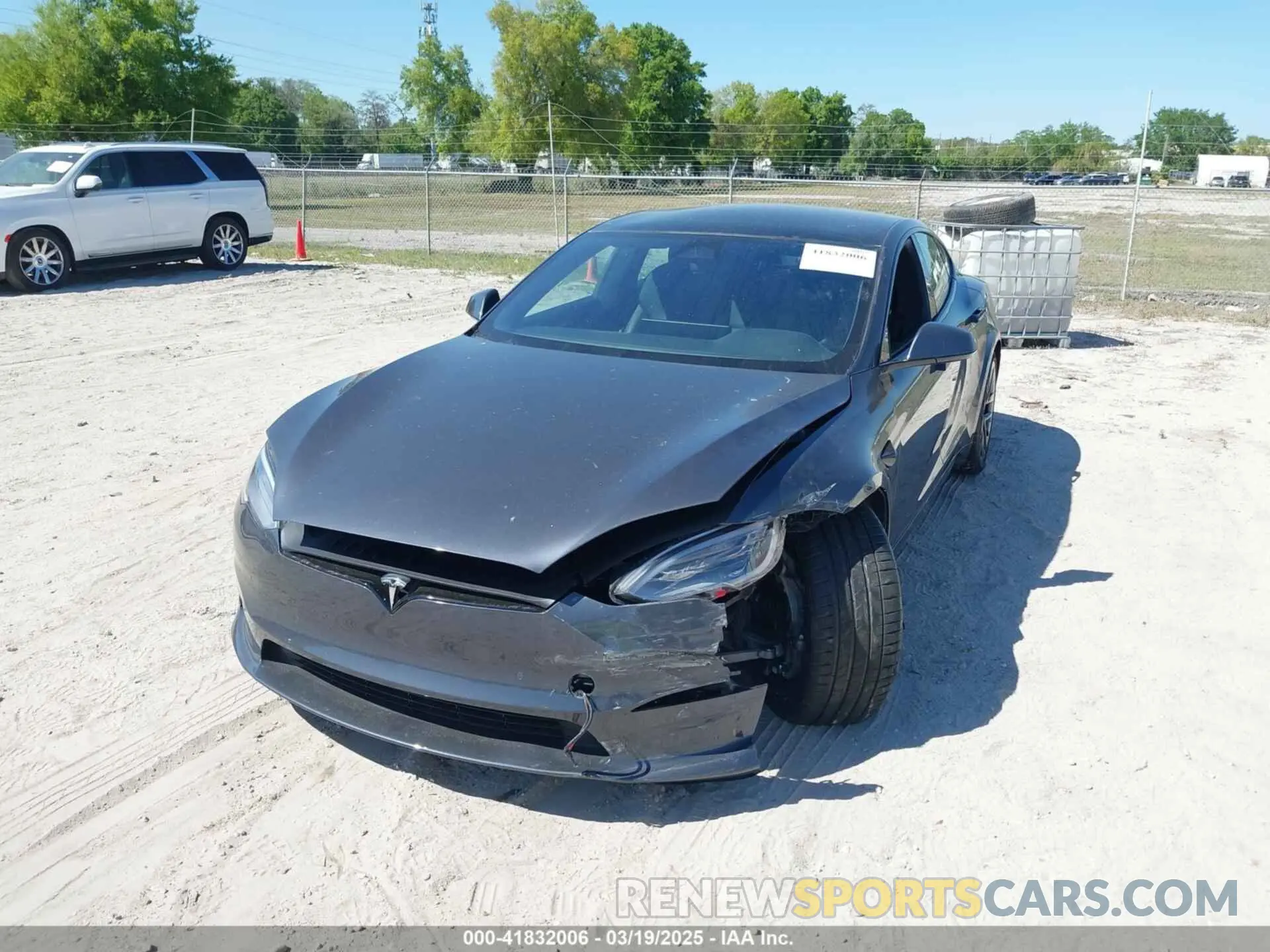 6 Photograph of a damaged car 5YJSA1E61MF435321 TESLA MODEL S 2021