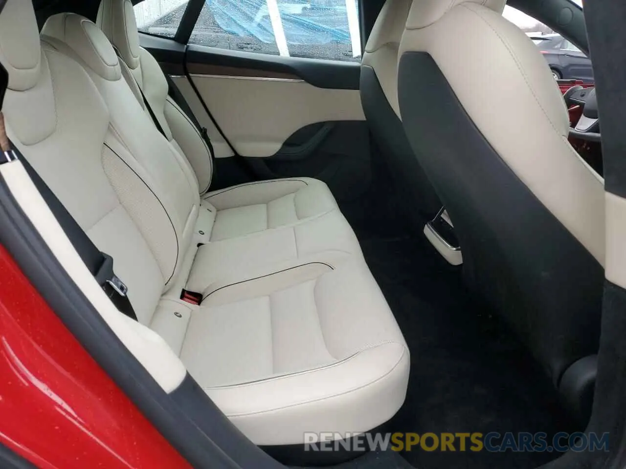 10 Photograph of a damaged car 5YJSA1E61MF436369 TESLA MODEL S 2021