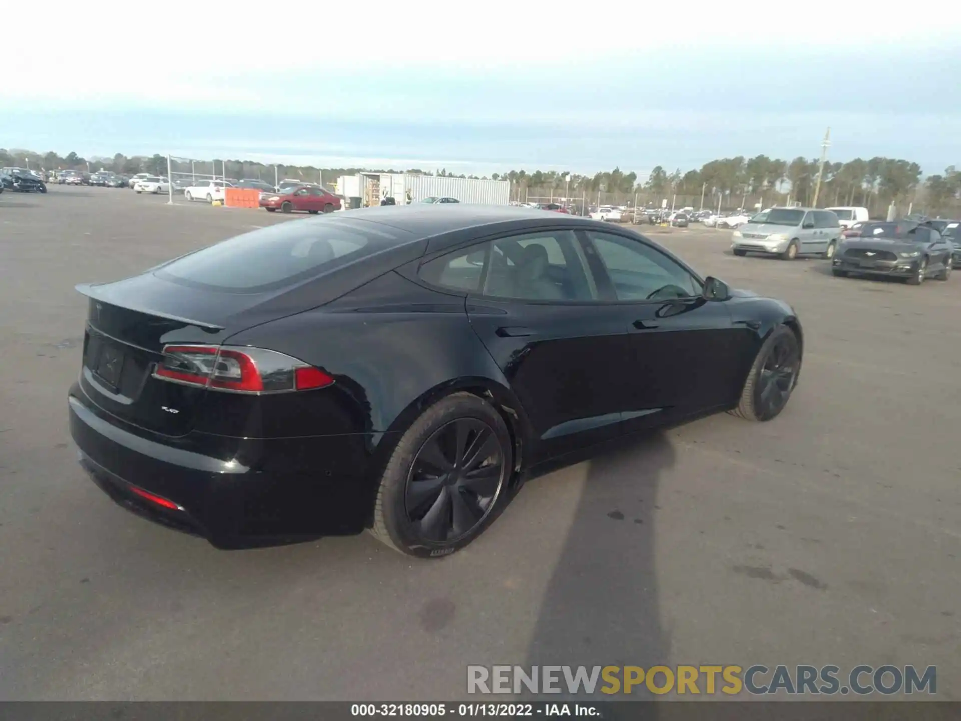 4 Photograph of a damaged car 5YJSA1E61MF456413 TESLA MODEL S 2021