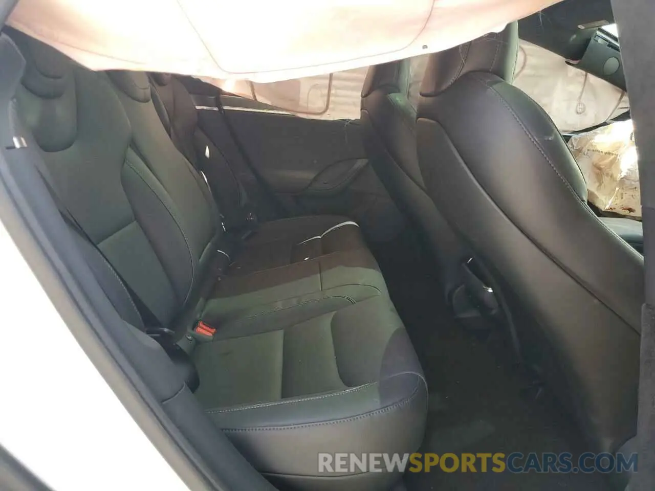 10 Photograph of a damaged car 5YJSA1E62MF442617 TESLA MODEL S 2021