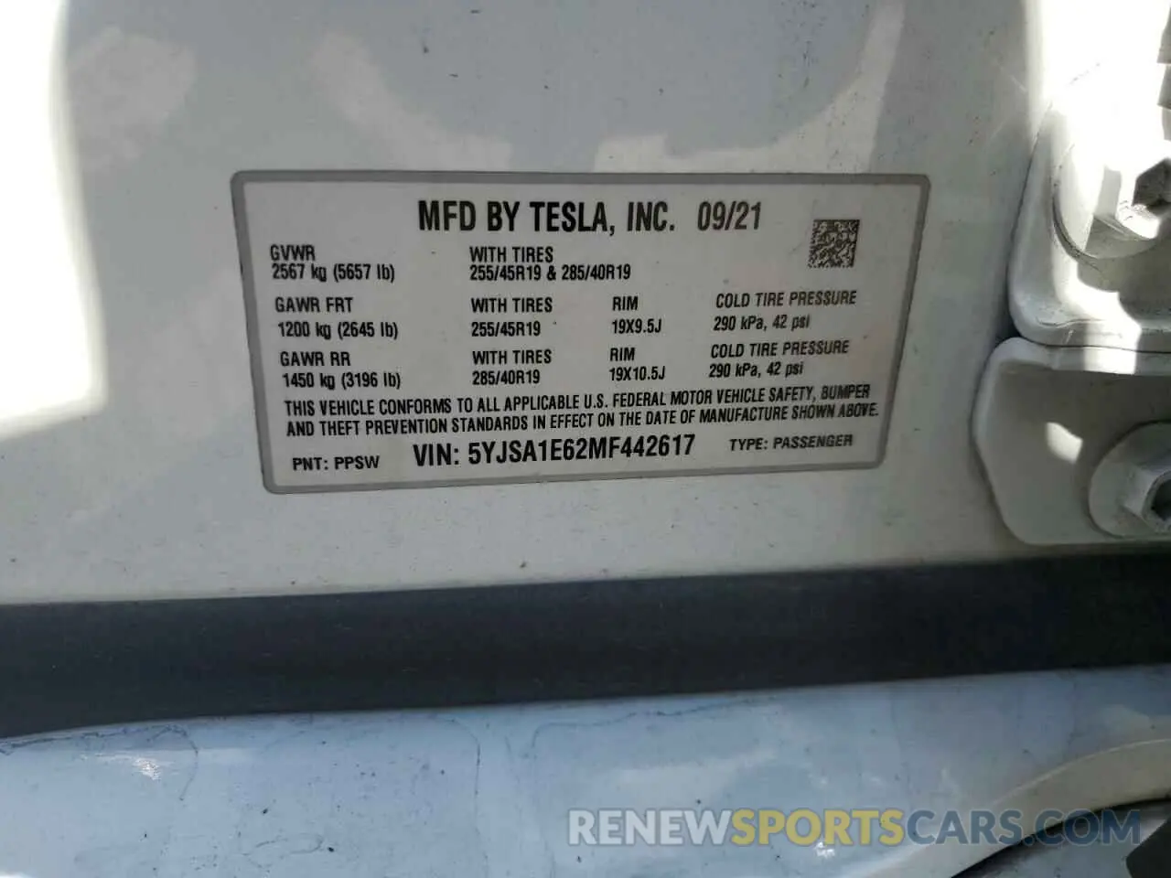 12 Photograph of a damaged car 5YJSA1E62MF442617 TESLA MODEL S 2021