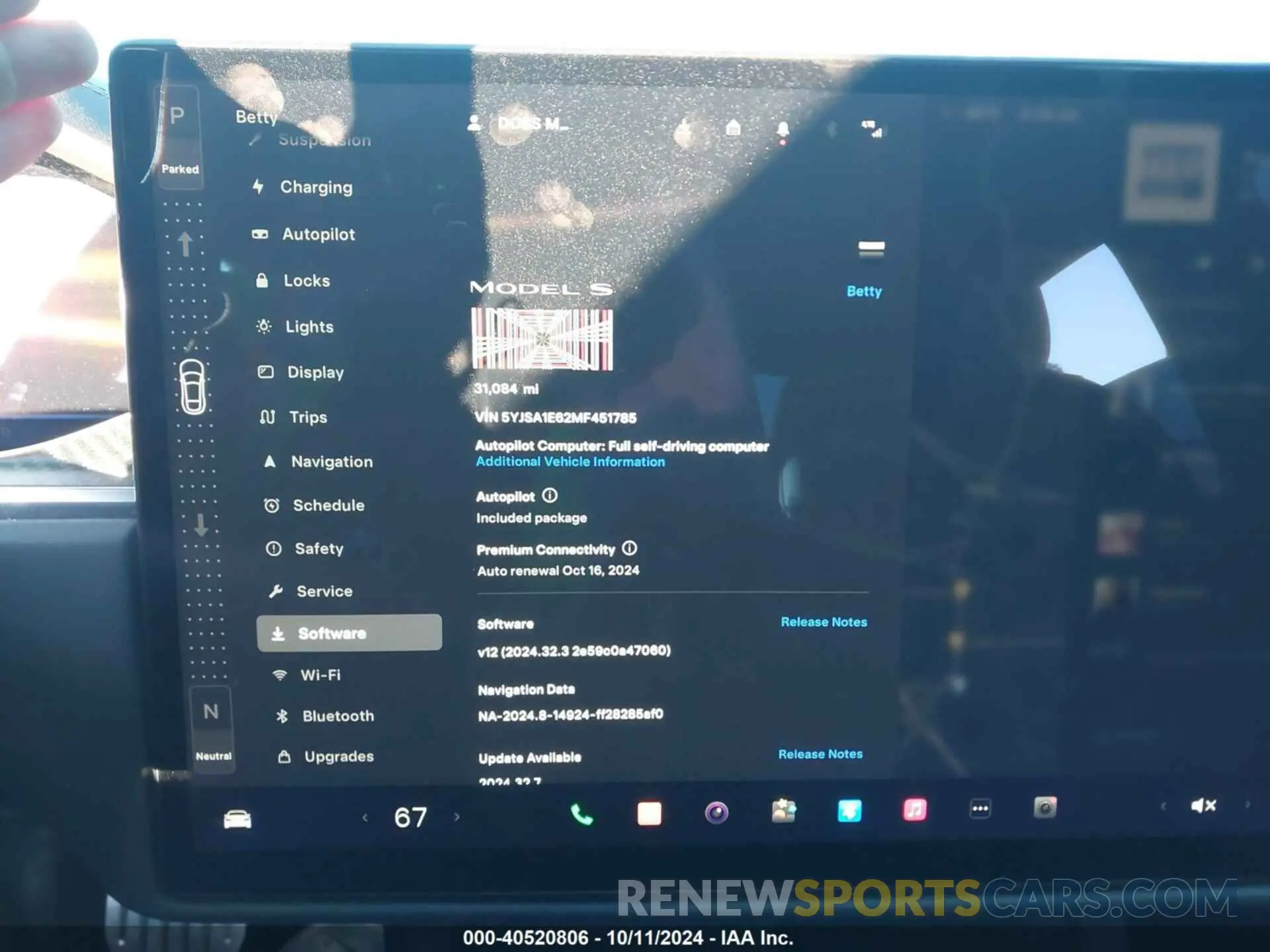 17 Photograph of a damaged car 5YJSA1E62MF451785 TESLA MODEL S 2021